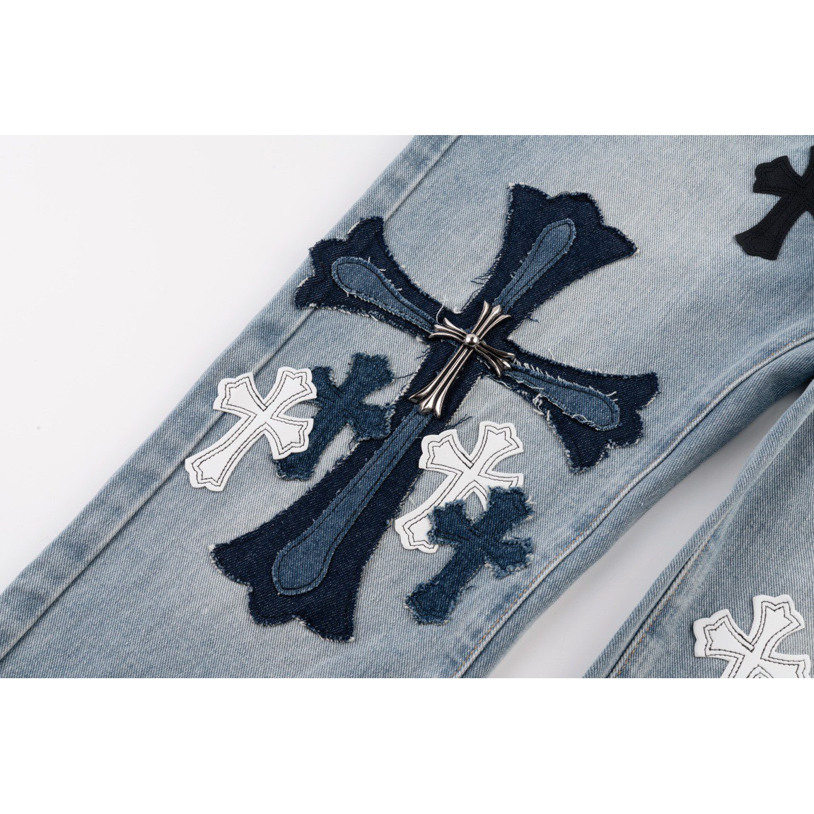 <p>CHROME HEARTS 蓝色牛仔裤(1565#)</p>
