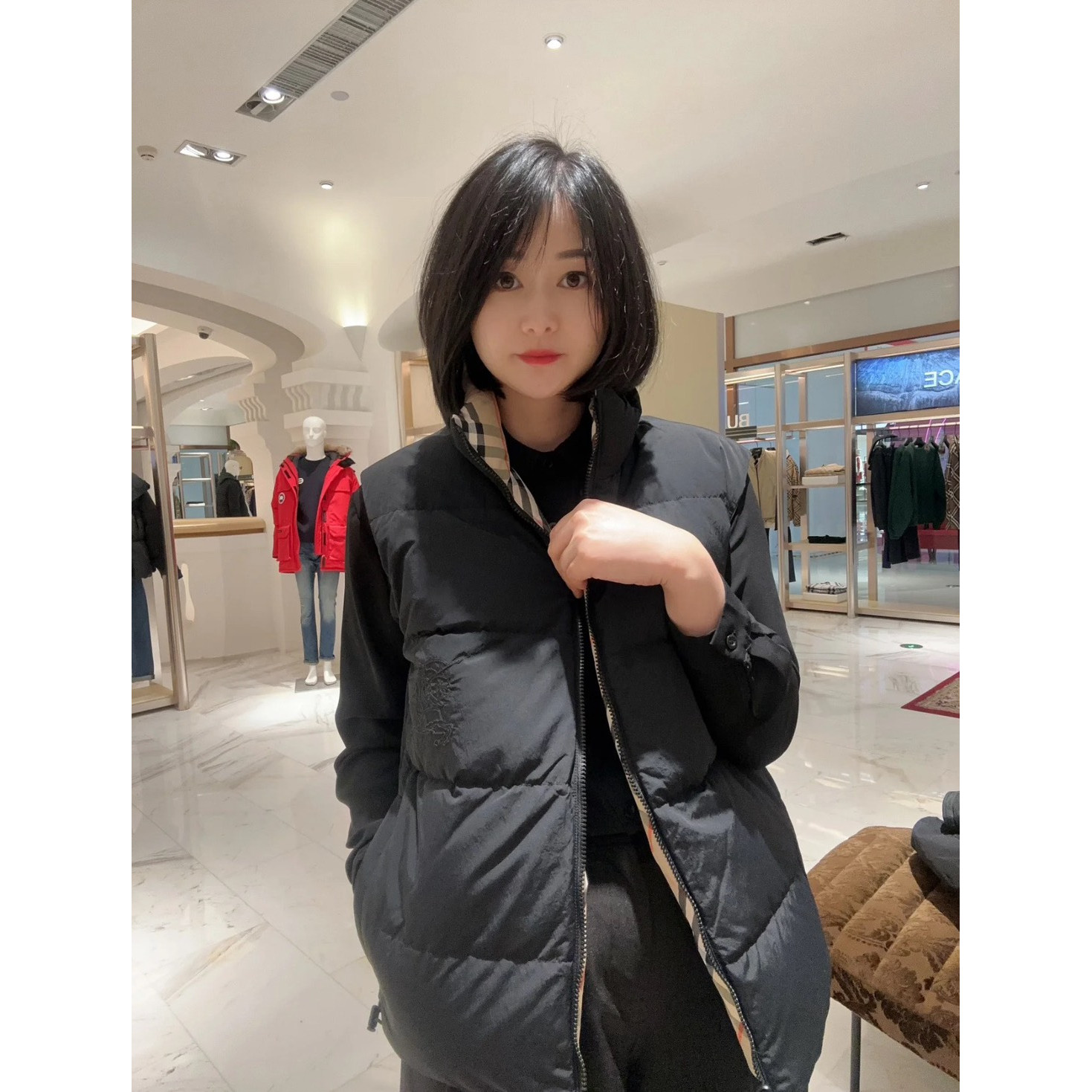 <p>BURBERRY 双面穿羽绒马甲</p>