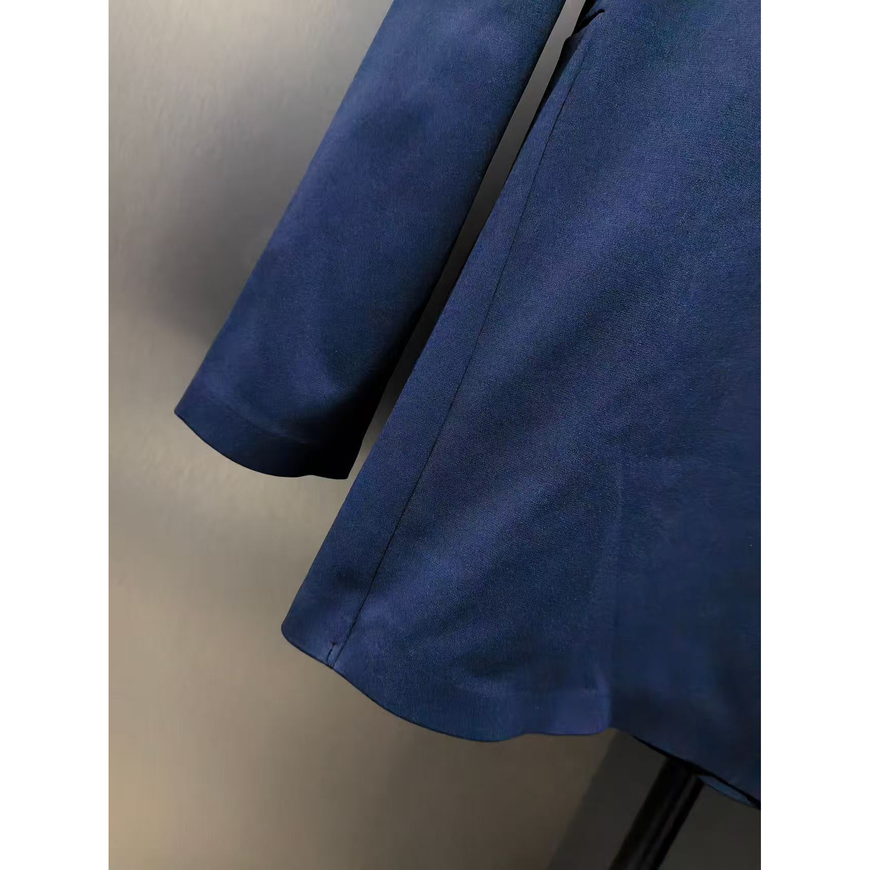 <p>Descente 翻领长袖打底(藏青)</p>