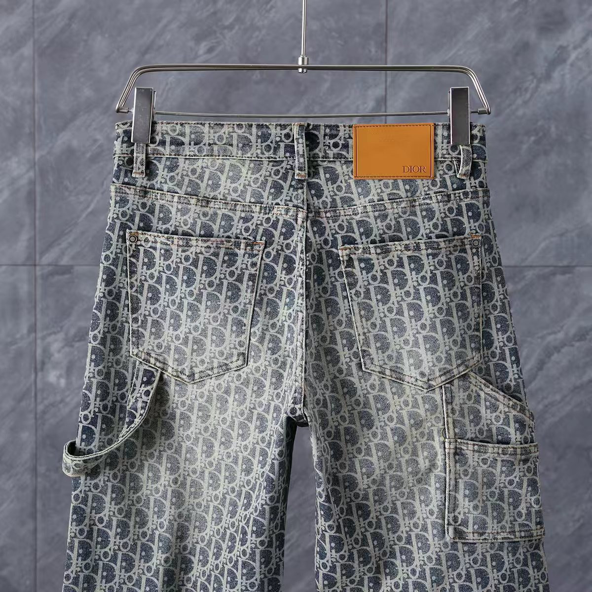 <p>DIOR&nbsp;丹宁水洗牛仔裤(D6921)</p>