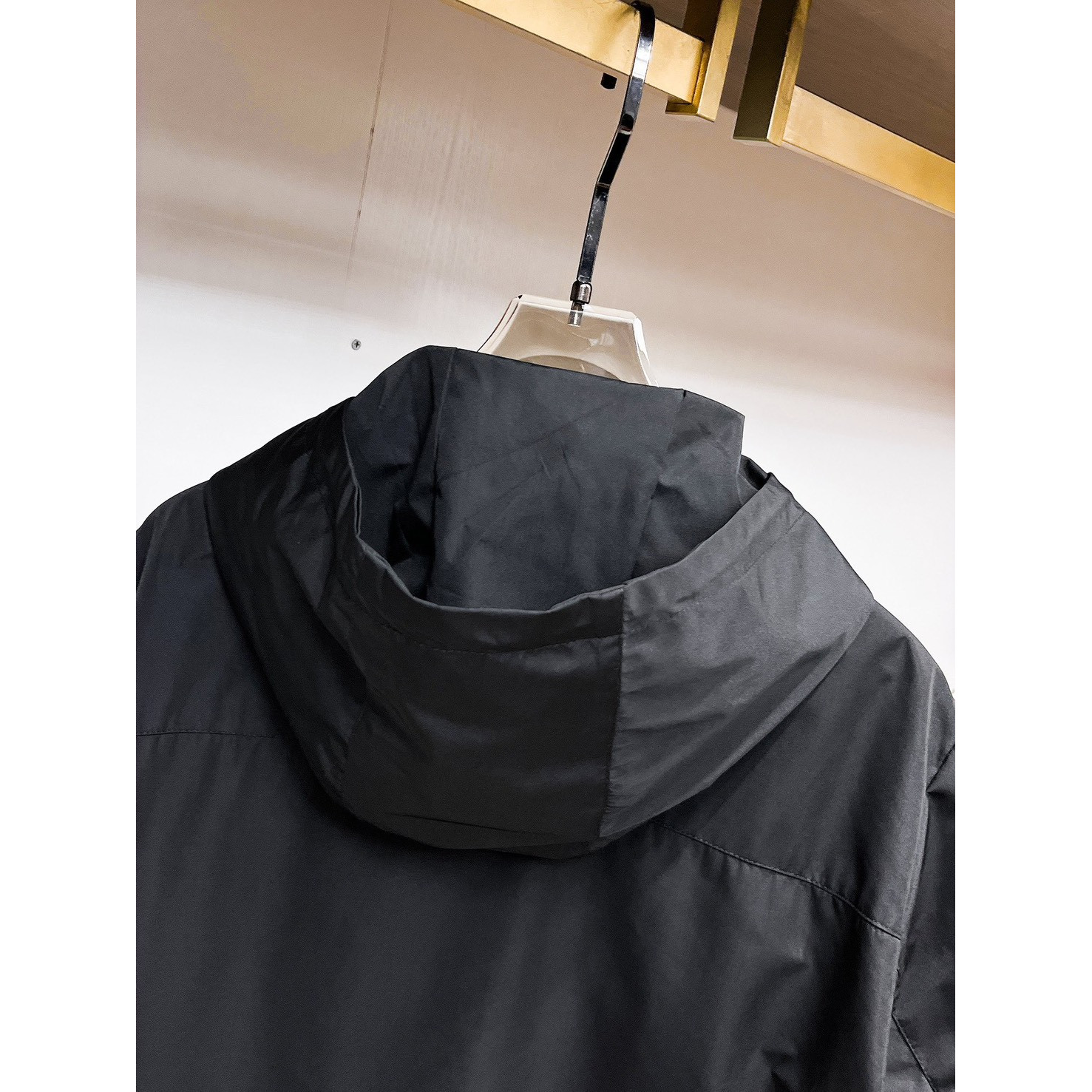 <p>Arc'teryx&nbsp;男士夹克外套(黑)</p>