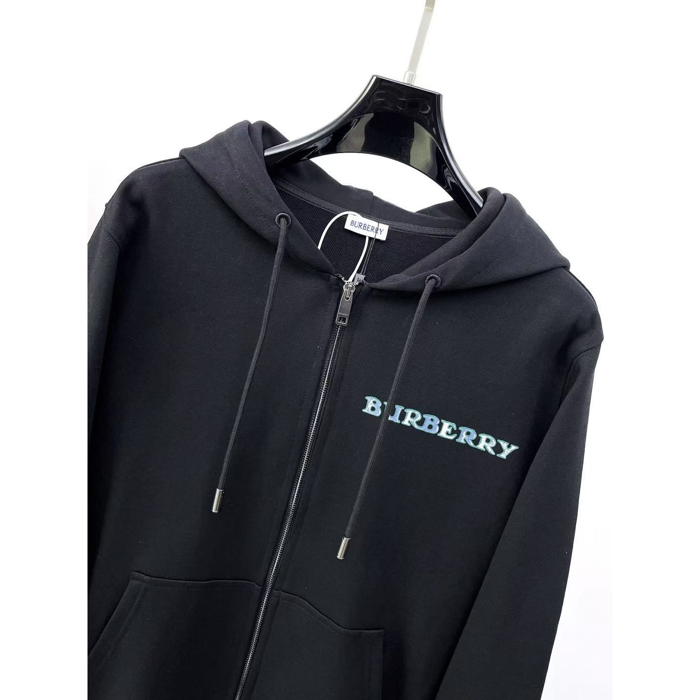 <p>BURBERRY 卫衣外套(黑)</p>