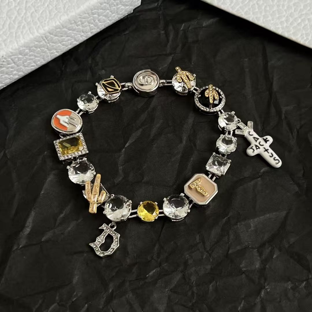<p>Dior 手链</p>