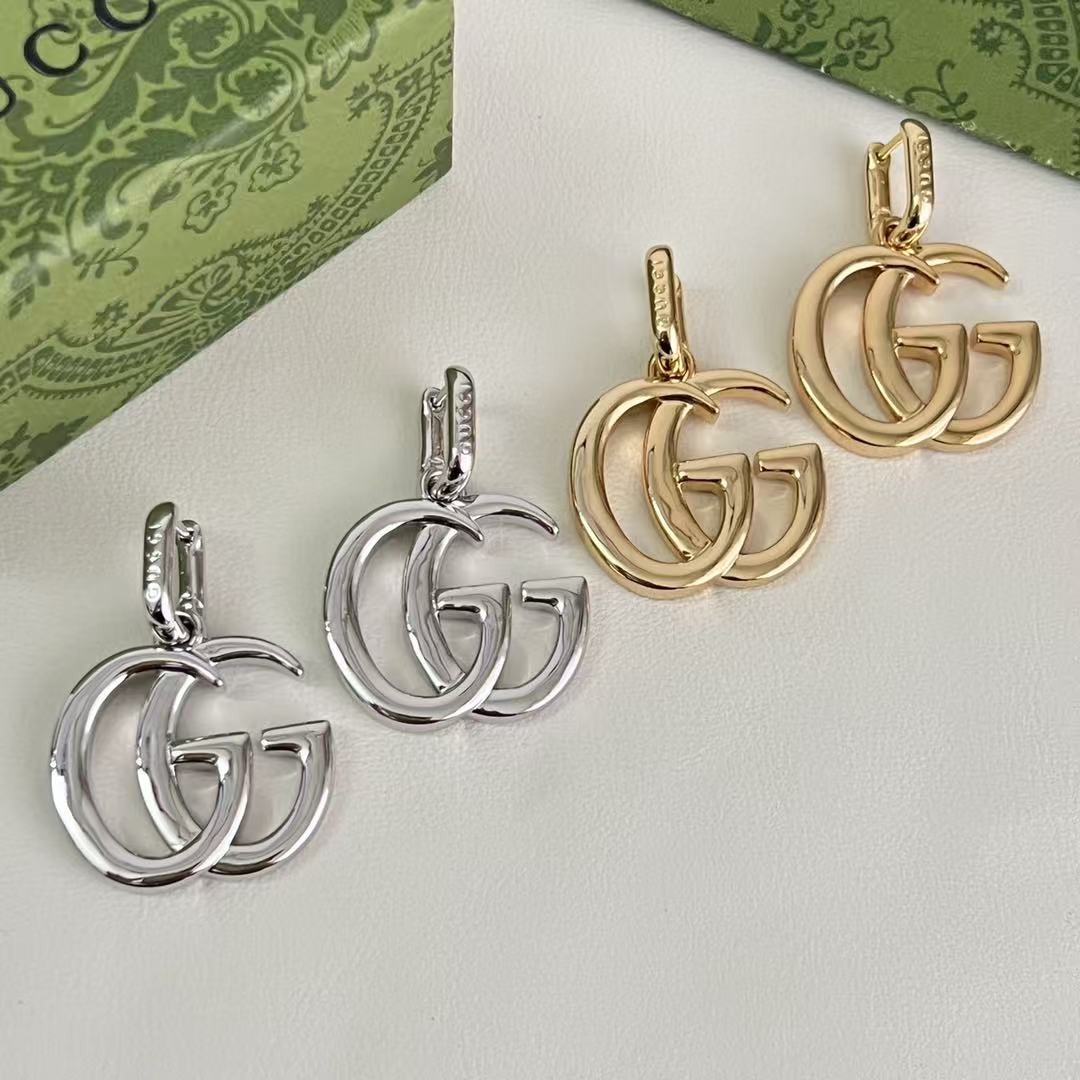 <p>GUCCI &nbsp;双G耳环&nbsp;</p>