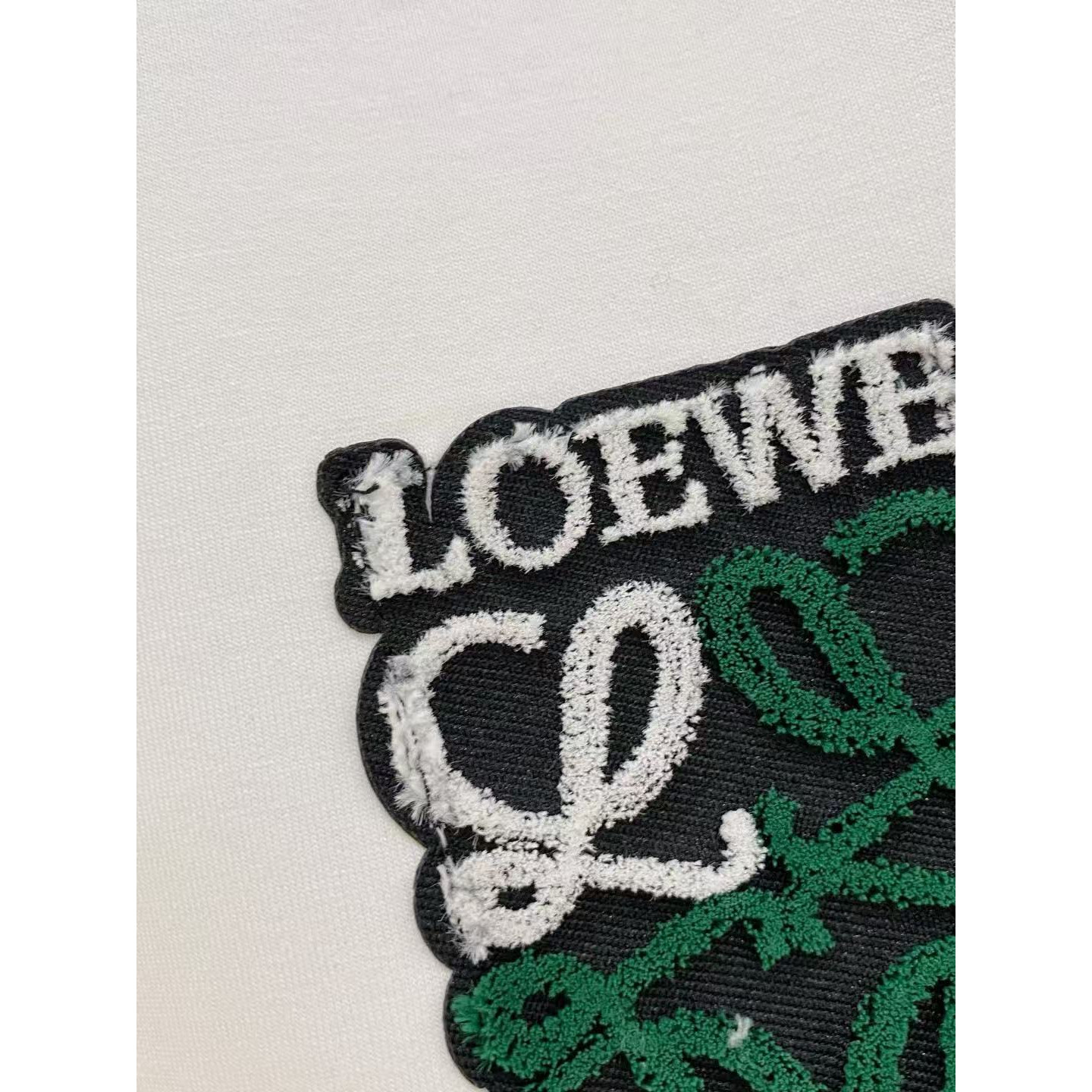 <p>LOEWE 太空棉卫衣(白)</p>