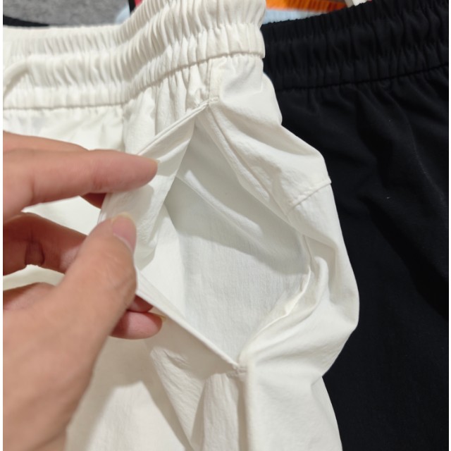 <p>DESCENTE 韓版運動速乾短褲</p>