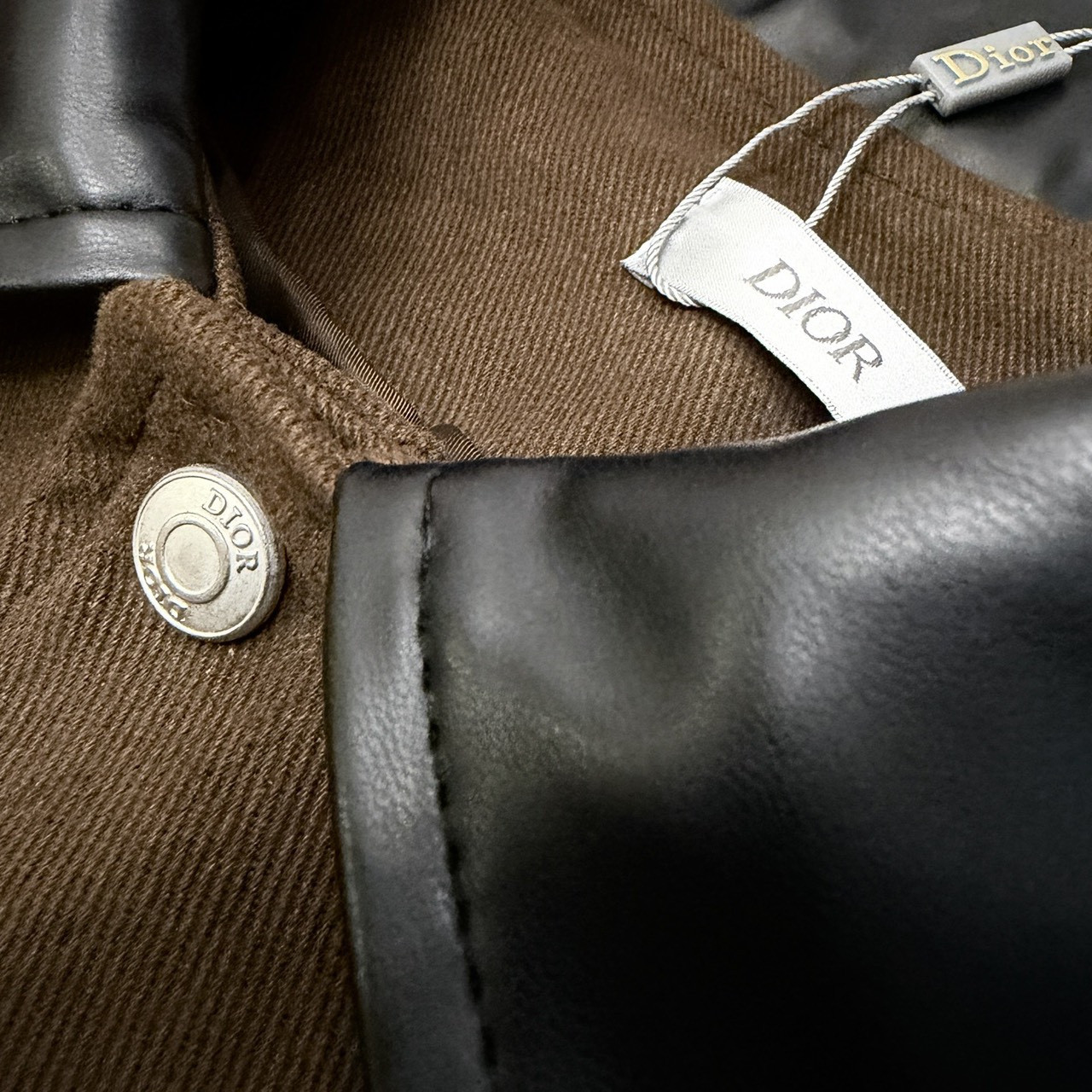 <p>DIOR 走秀款棒球外套(棕)</p>