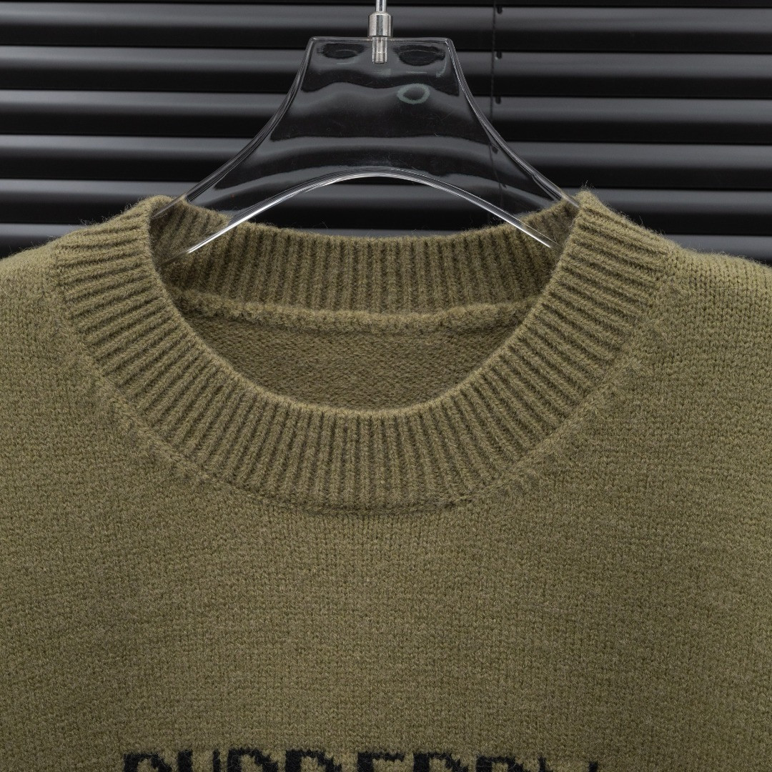 <p>BURBERRY&nbsp;战马 LOGO长袖毛衣(綠)</p>