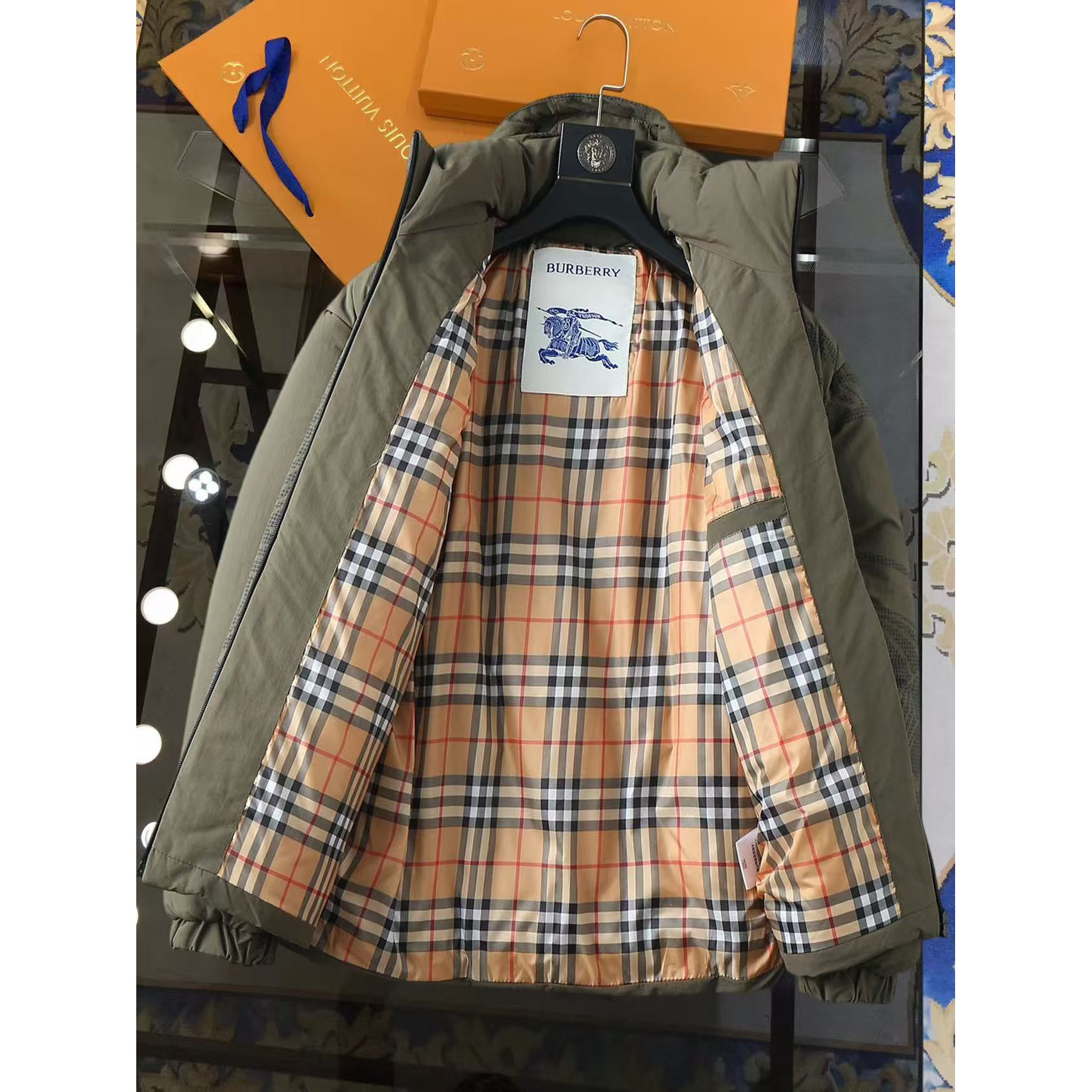 <p>BURBERRY 加厚棉服外套(綠)</p>