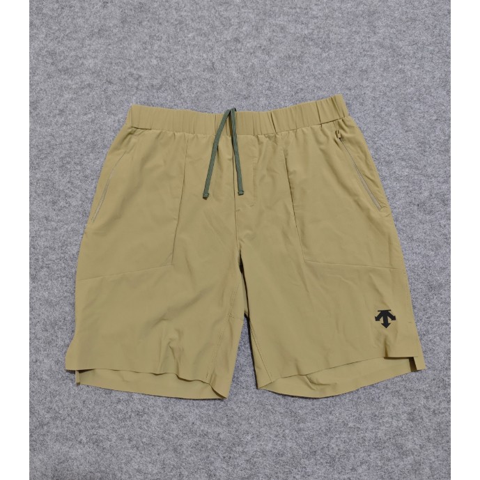 <p>DESCENTE 運動速乾短褲(綠)</p>