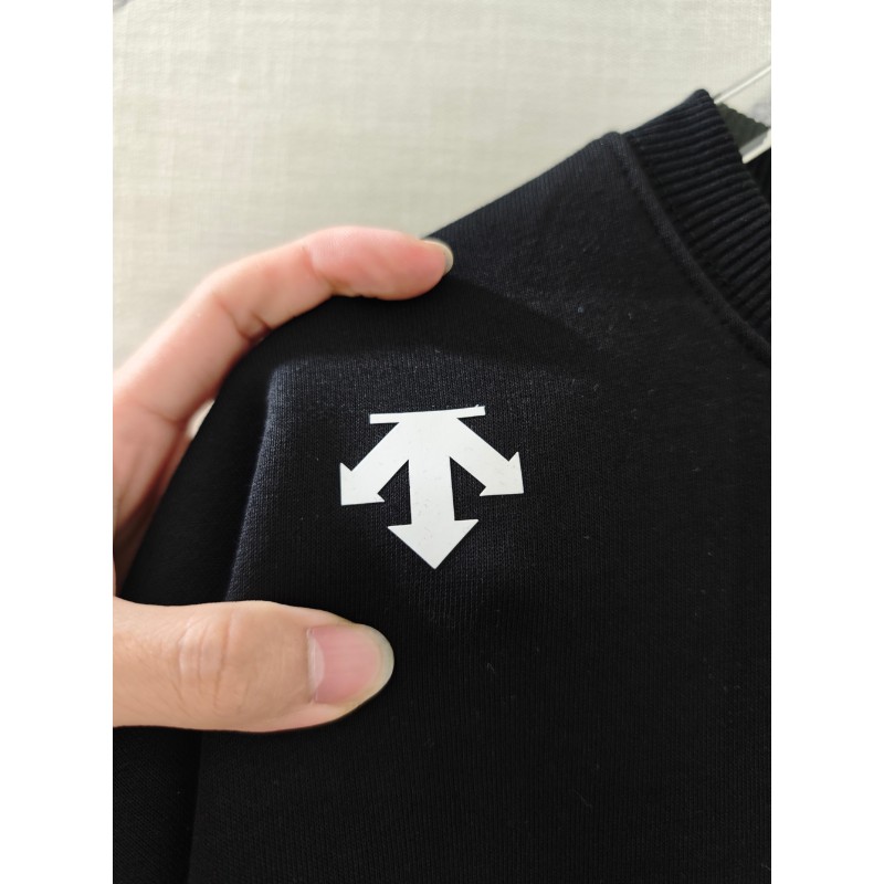 <p>DESCENTE 經典款棉 T (多色可選)</p>