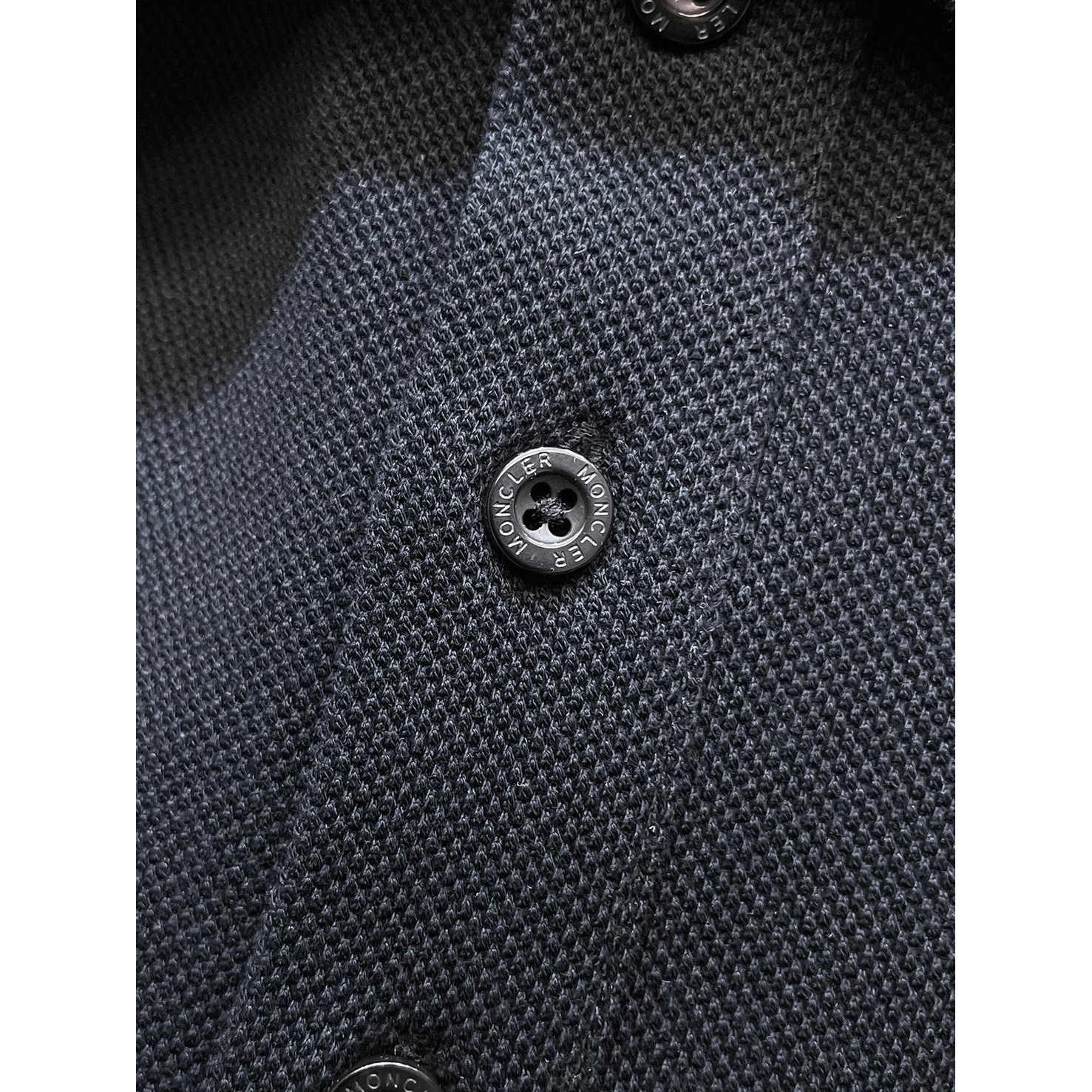<p>MONCLER&nbsp;短袖翻领polo衫(黑)</p>