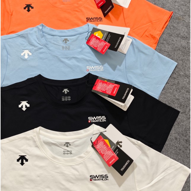 <p>DESCENTE 韓版短袖T恤</p>