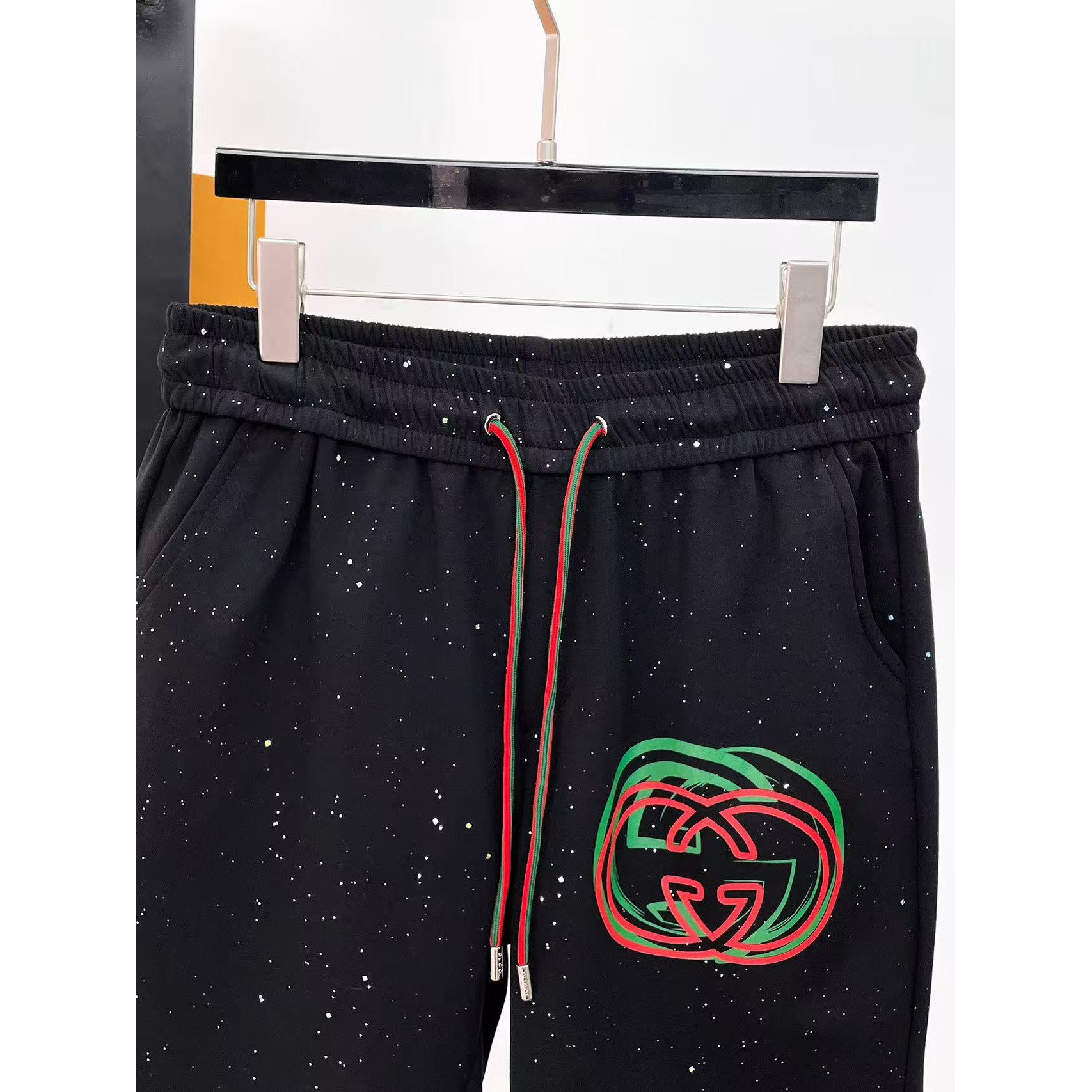 <p>GUCCI 专柜新款休闲短裤(黑)</p>