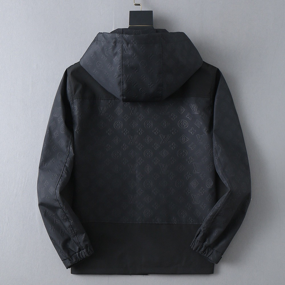<p>LV&nbsp;新款男士夹克外套</p>