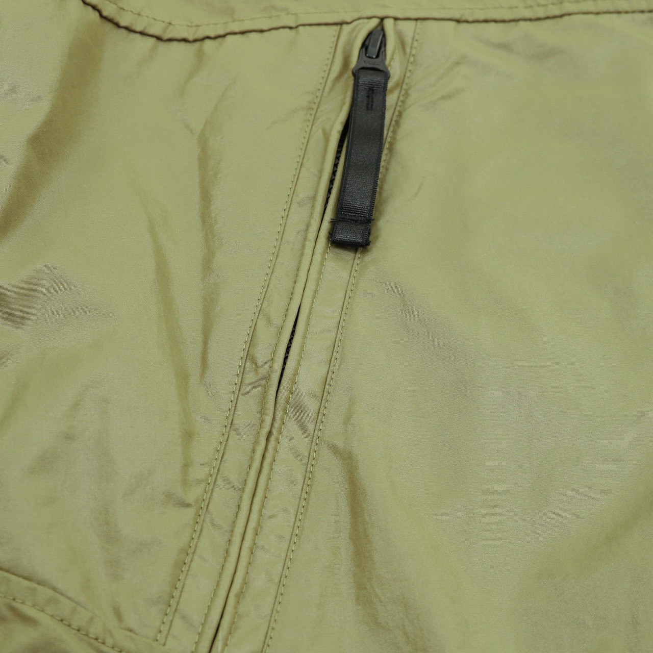 <p>Stone Island 防风防水户外风衣外套(綠)</p>