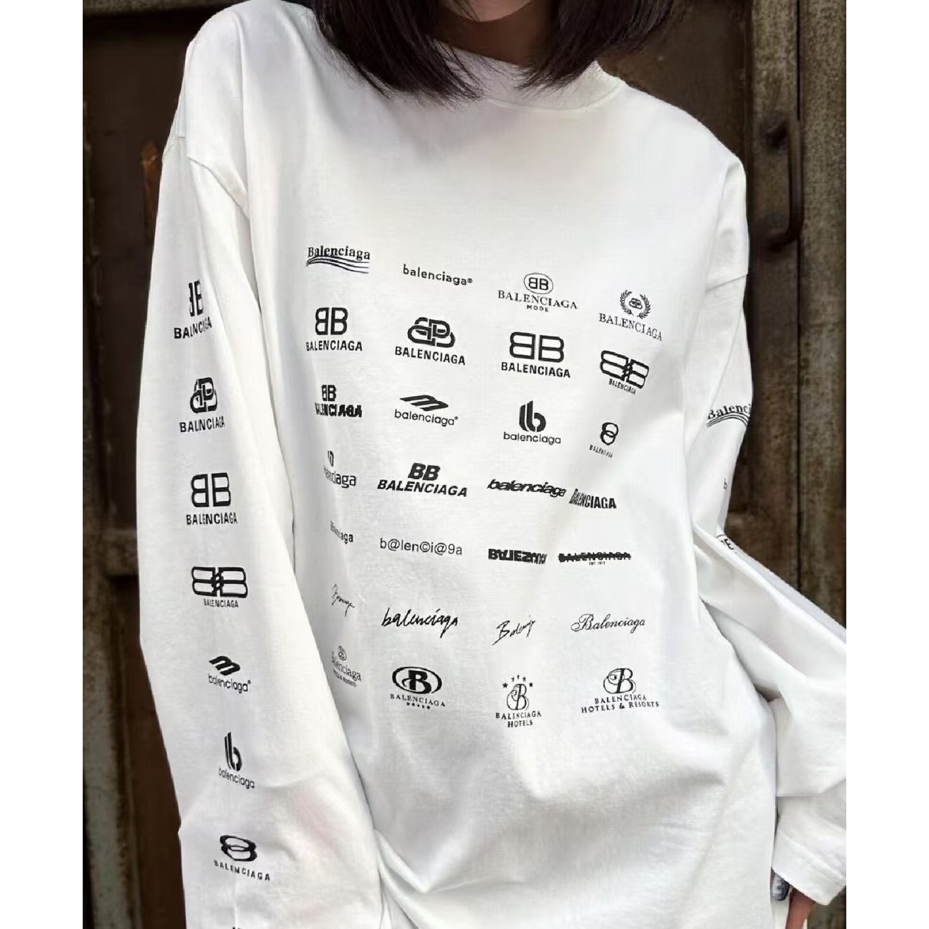 <p>BALENCIAGA logo印花长袖(白)</p>