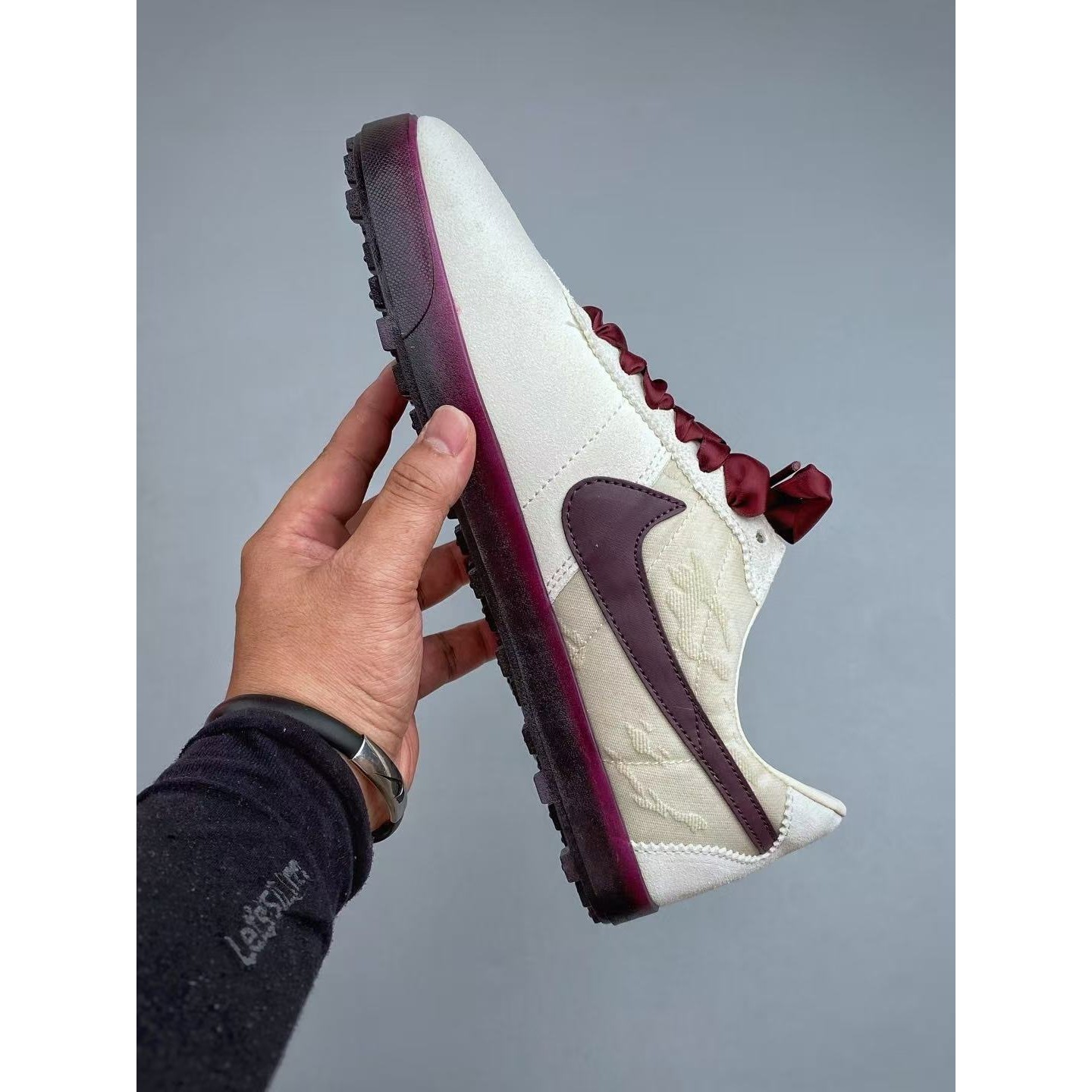 <p>NIKE ASTROGRABBER LTHR 低帮休闲板鞋</p>