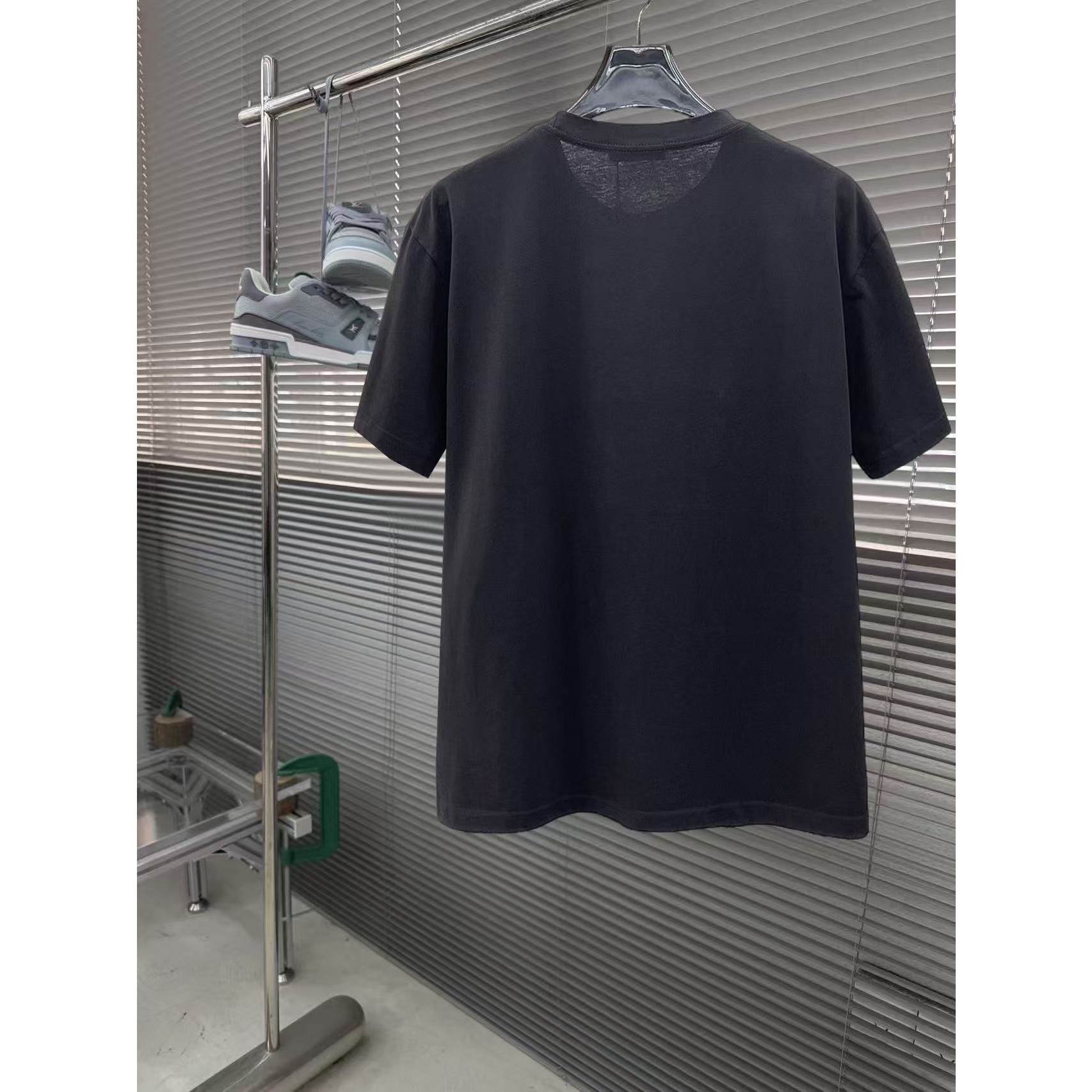 <p>Balenciaga 专柜新款短袖T恤(黑)</p>