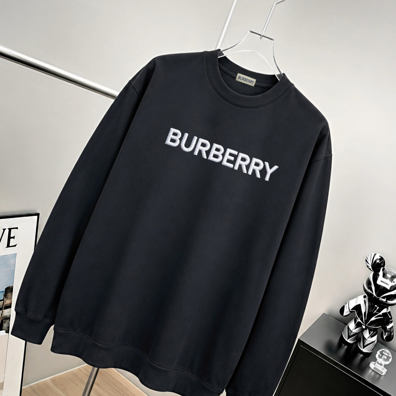 <p>BURBERRY logo图案绣花长袖(黑)</p>
