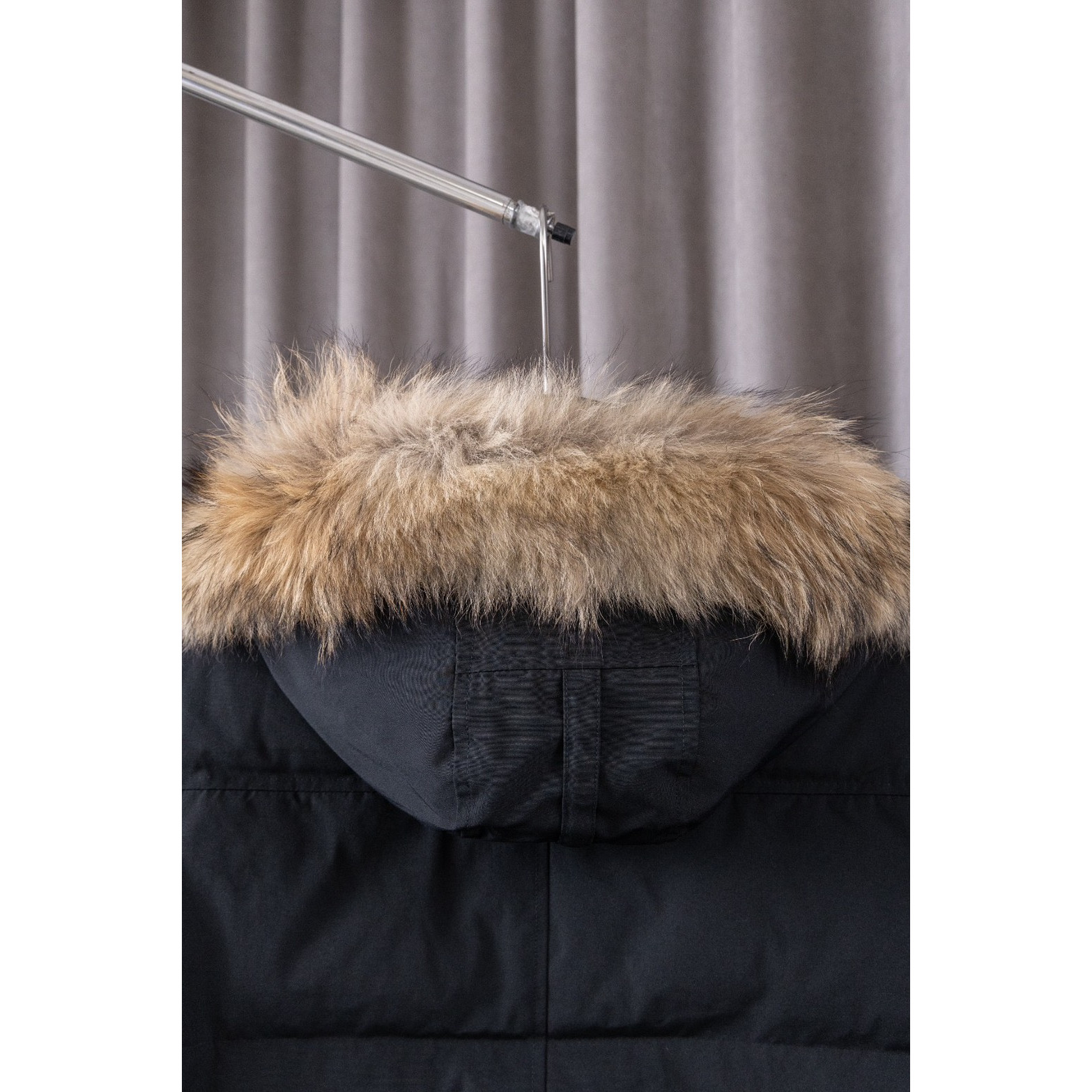 <p>Canada Goose 顶级狼毛Wyndham 2048M &nbsp;29款 系列派克大衣羽绒服(黑色黑标)</p>