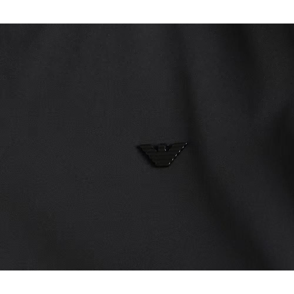 <p>Giorgio_Armani 加厚棉服外套(黑)</p>