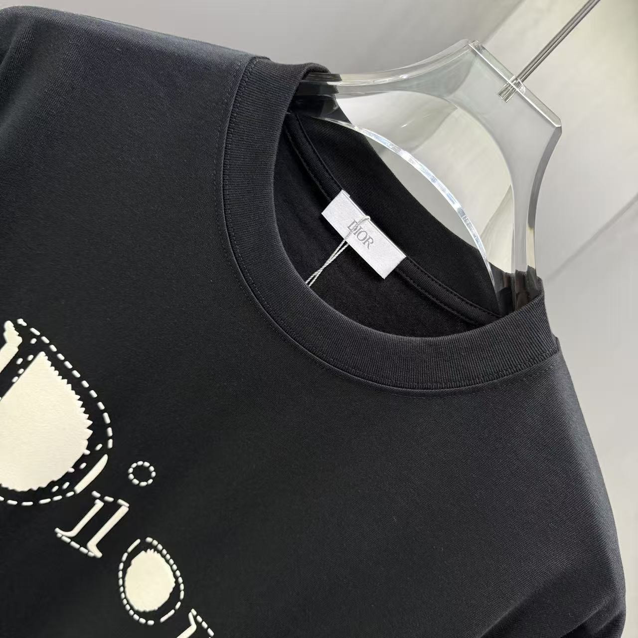<p>DIOR 短袖T恤(黑)</p>