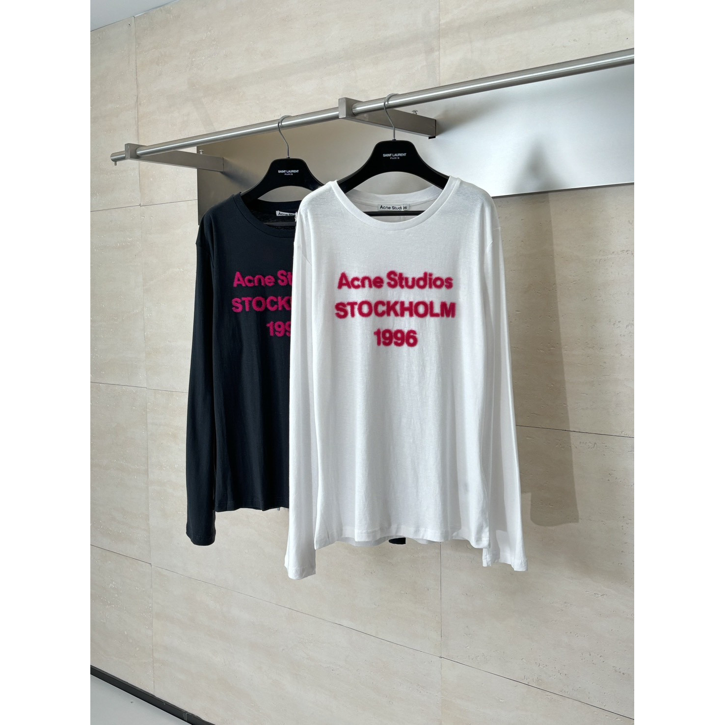 <p>Acne Studios 植绒印花棉麻长袖T恤(白)</p>