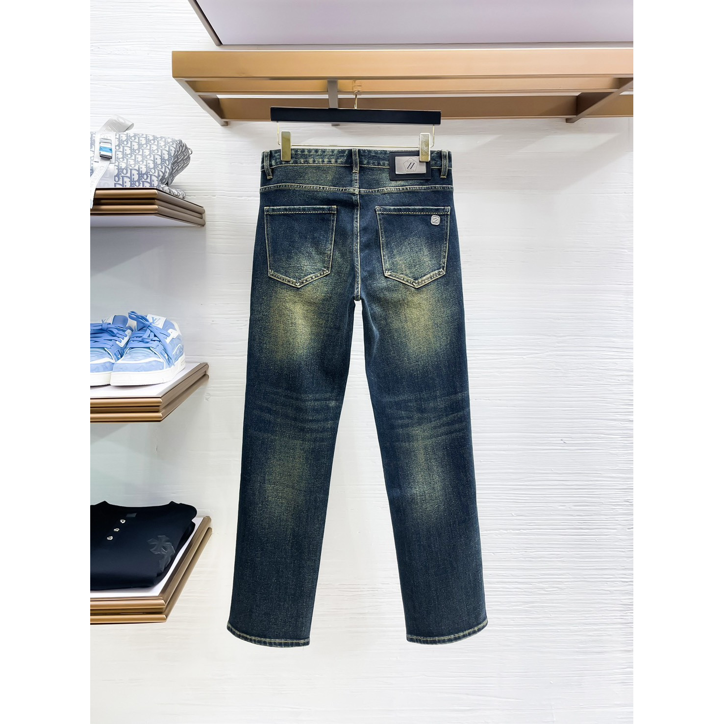 <p>Ermenegildo Zegna&nbsp;高品质牛仔裤</p>