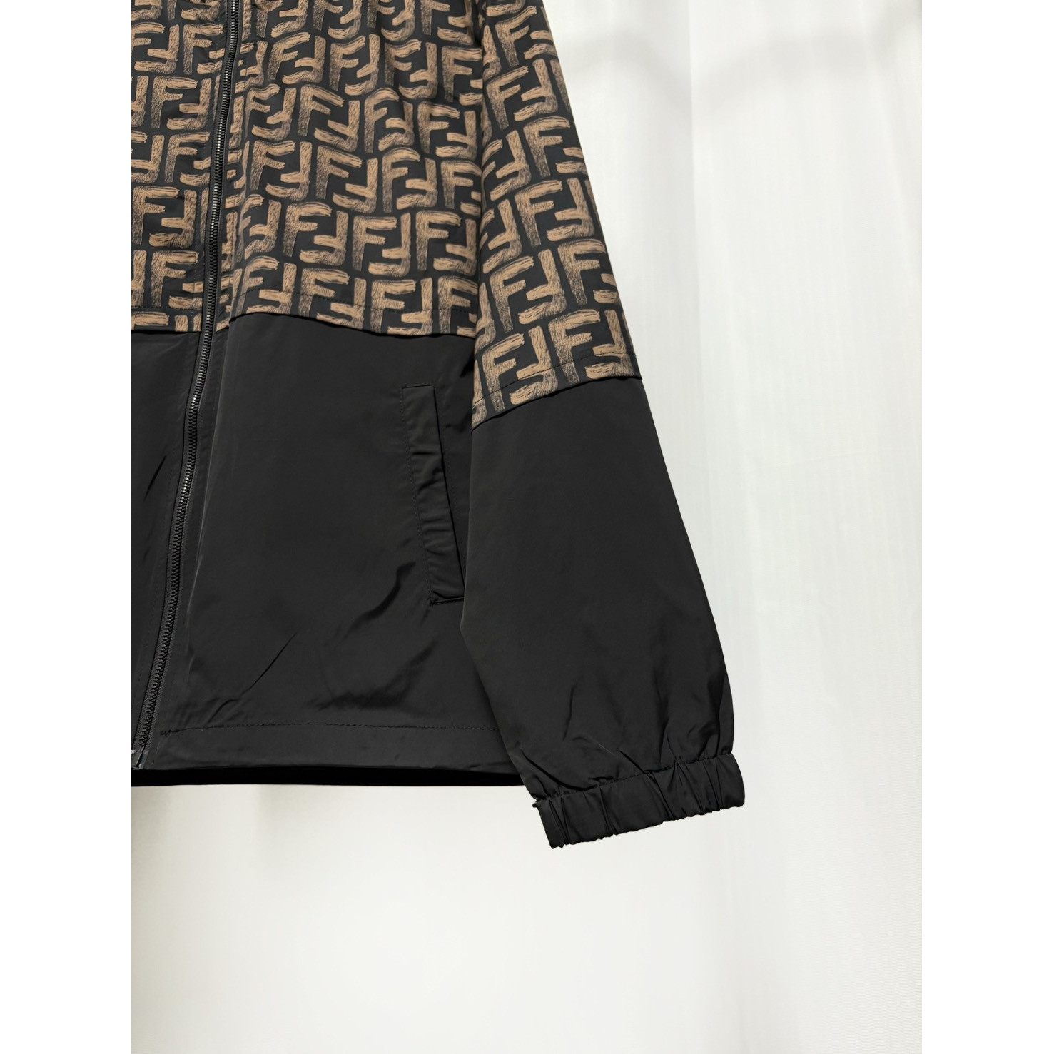 <p>FENDI 夹克外套</p>