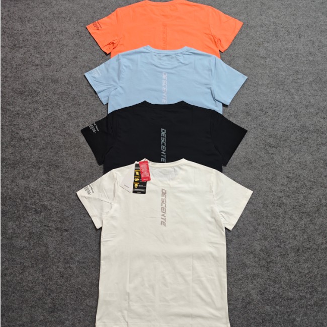<p>DESCENTE 韓版短袖T恤</p>