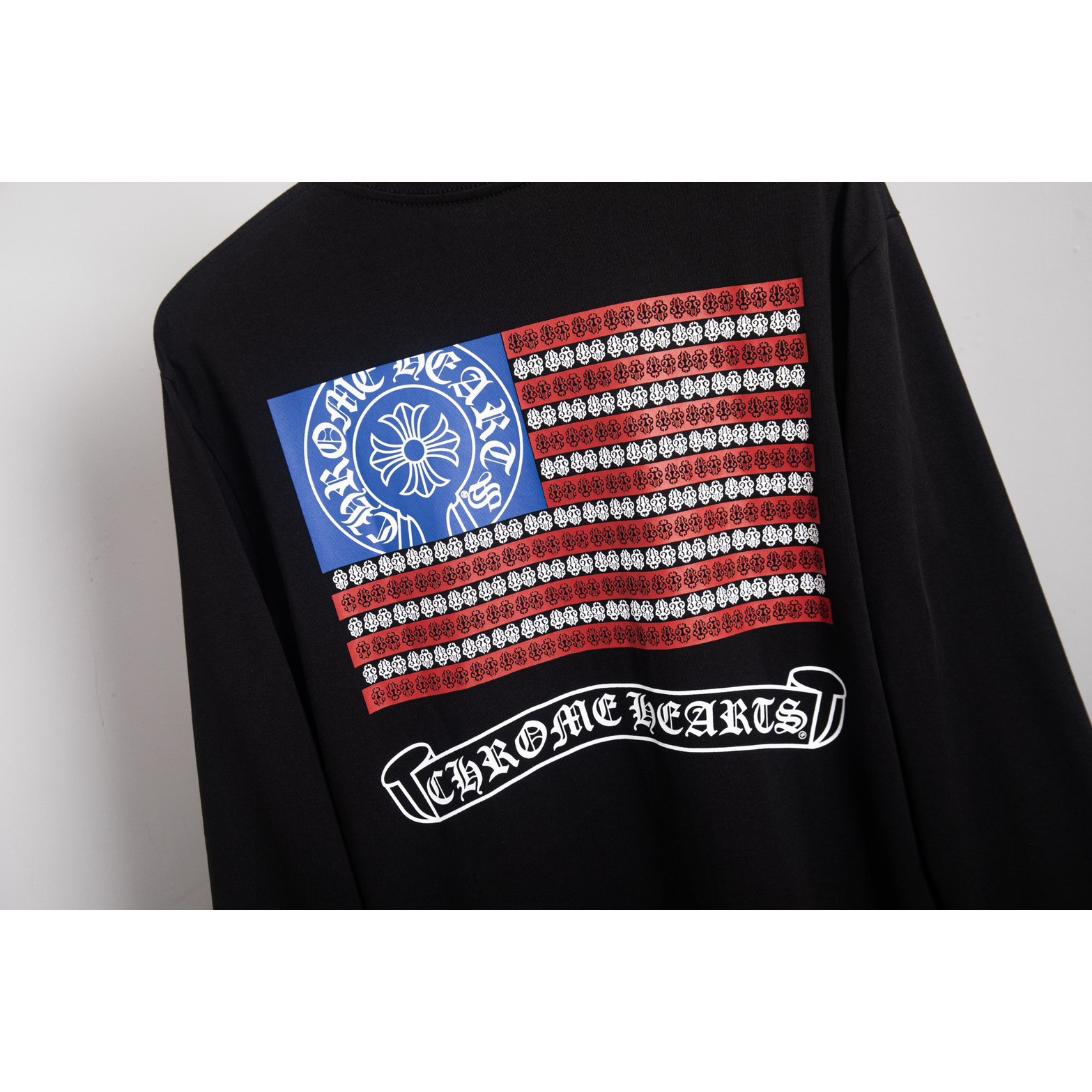 <p>CHROME HEARTS 国旗印花圆领长袖</p>

<p>(PJ0251)(黑色)</p>