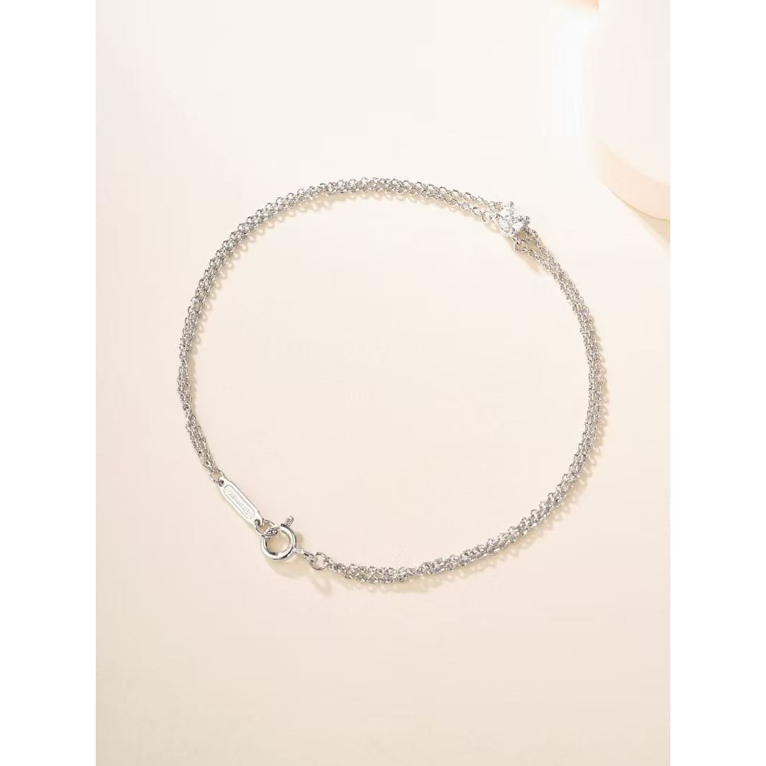 <p>Tiffany &amp; Co.&nbsp;尼四爪单钻</p>