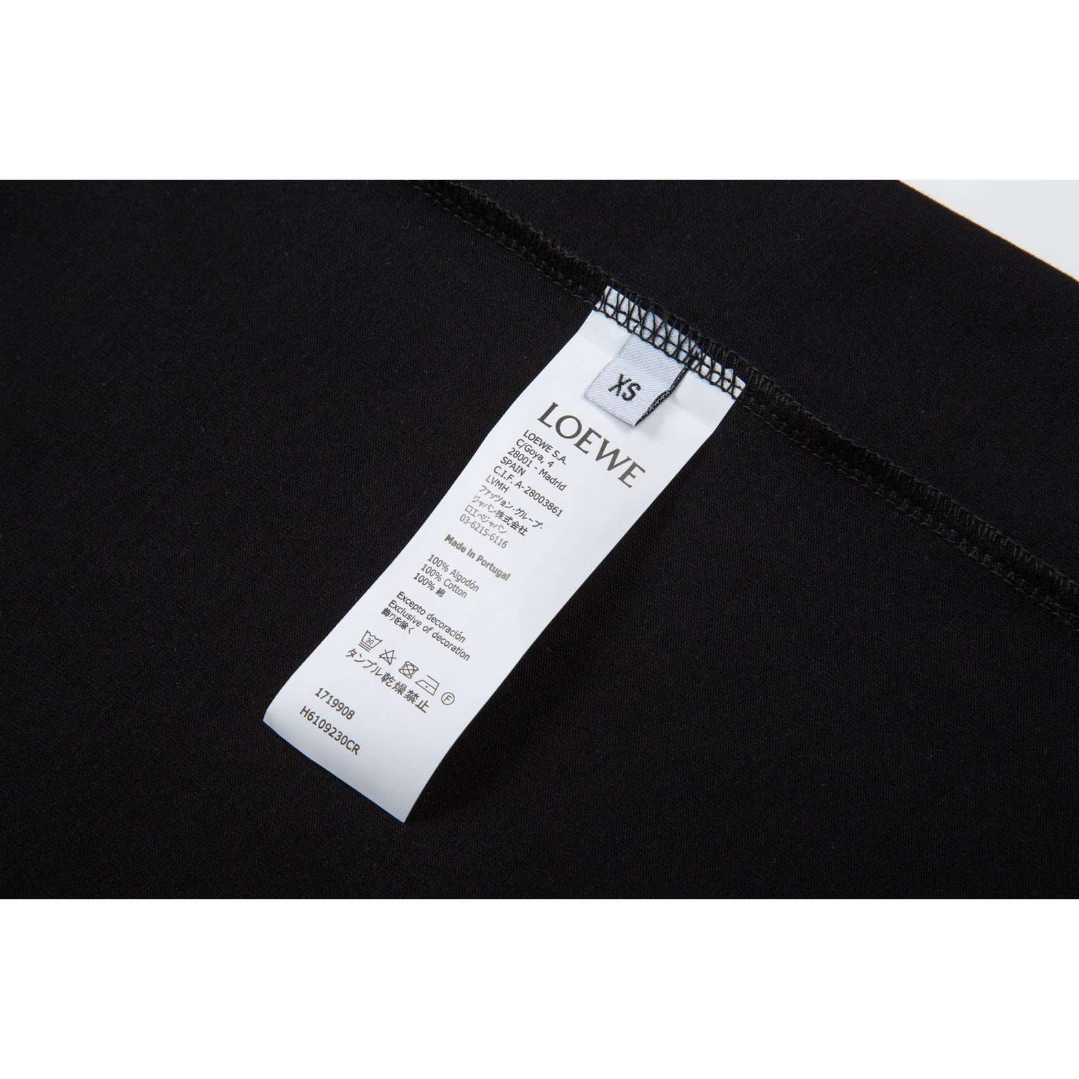 <p>&nbsp;LOEWE &nbsp;logo压花短袖T恤(黑)</p>