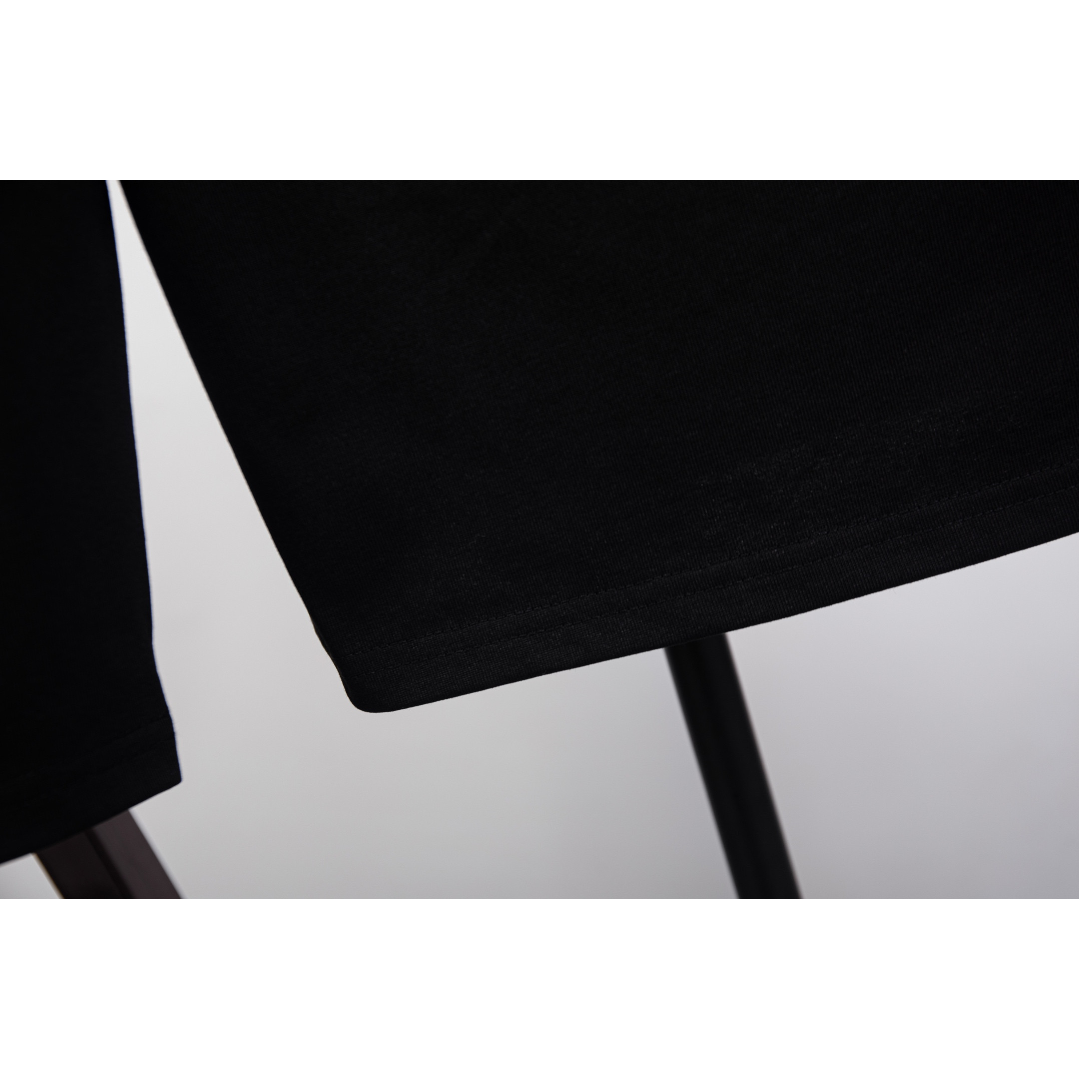 <p>Balenciaga&nbsp;圆领长袖T(X488黑)</p>