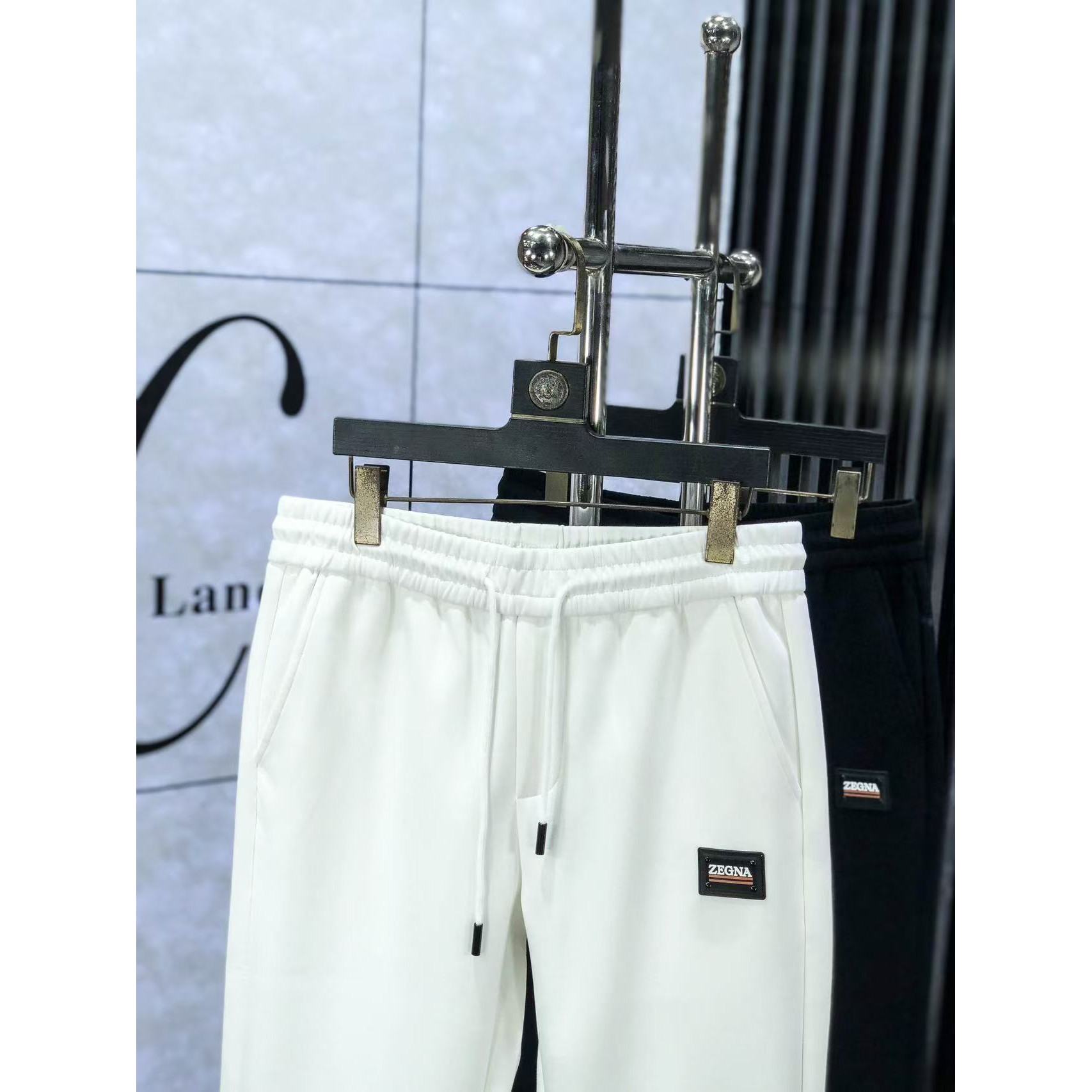 <p>Ermenegildo Zegna&nbsp;高品质时尚休闲裤(782948)</p>