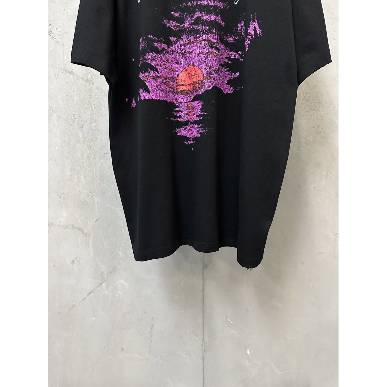 <p>Balenciaga 夕阳西下印花短袖T恤</p>