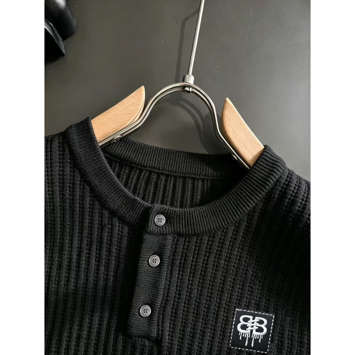 <p>Balenciaga&nbsp;高品质男士毛衣(黑)</p>