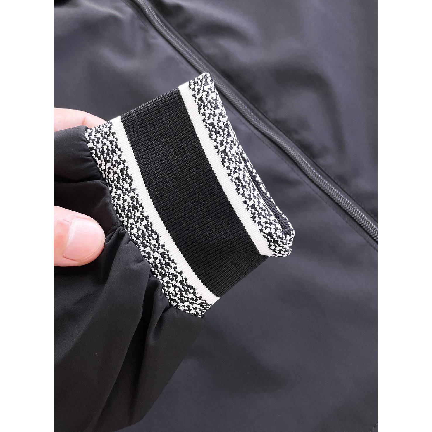 <p>DIOR 男士夹克外套(黑)</p>