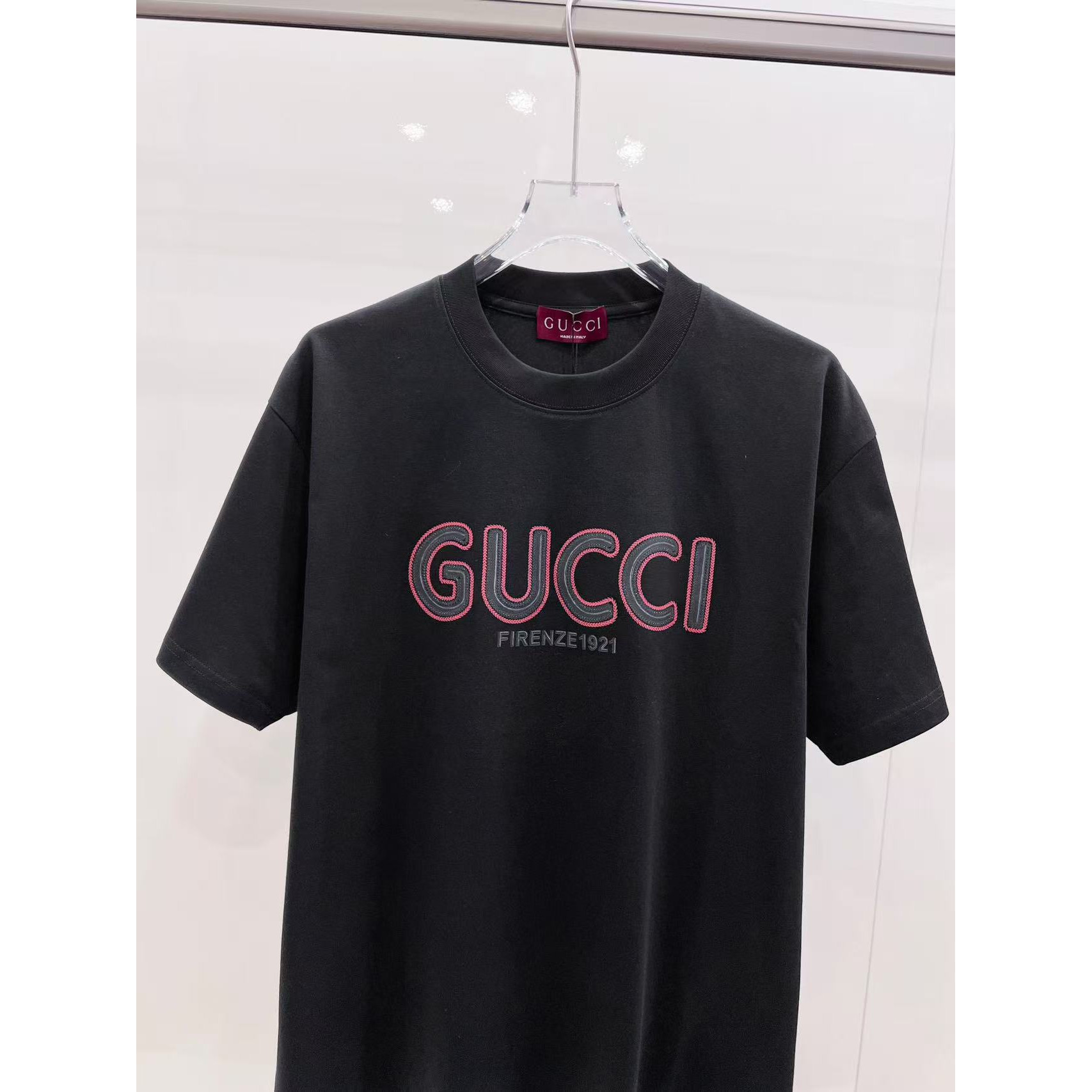 <p>GUCCI&nbsp;短袖圆领T恤(黑)</p>