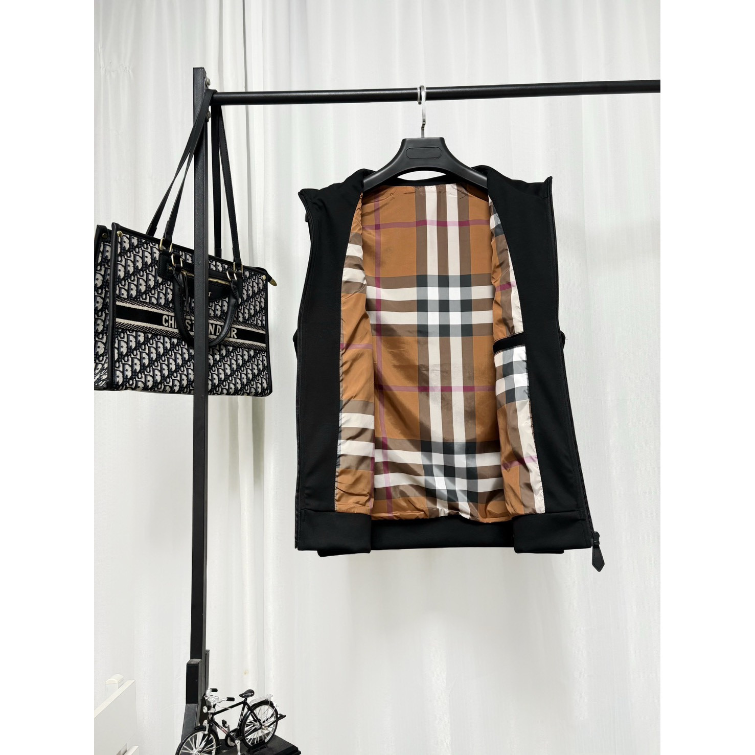 <p>Burberry 立领马甲外套</p>