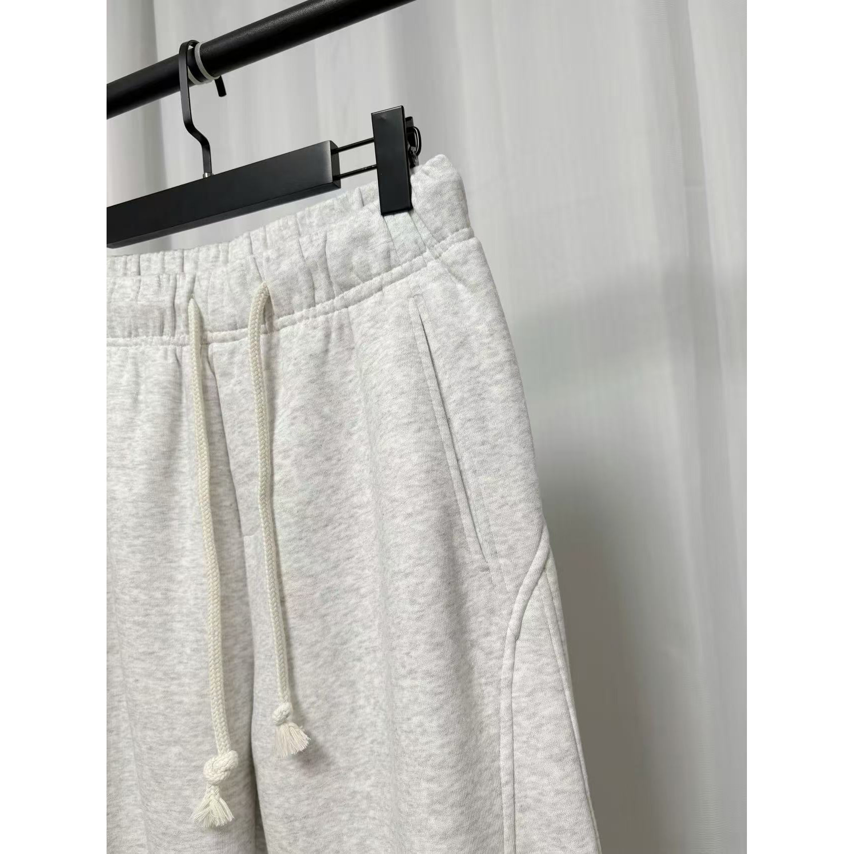 <p>Balenciaga 休闲长裤(白)</p>