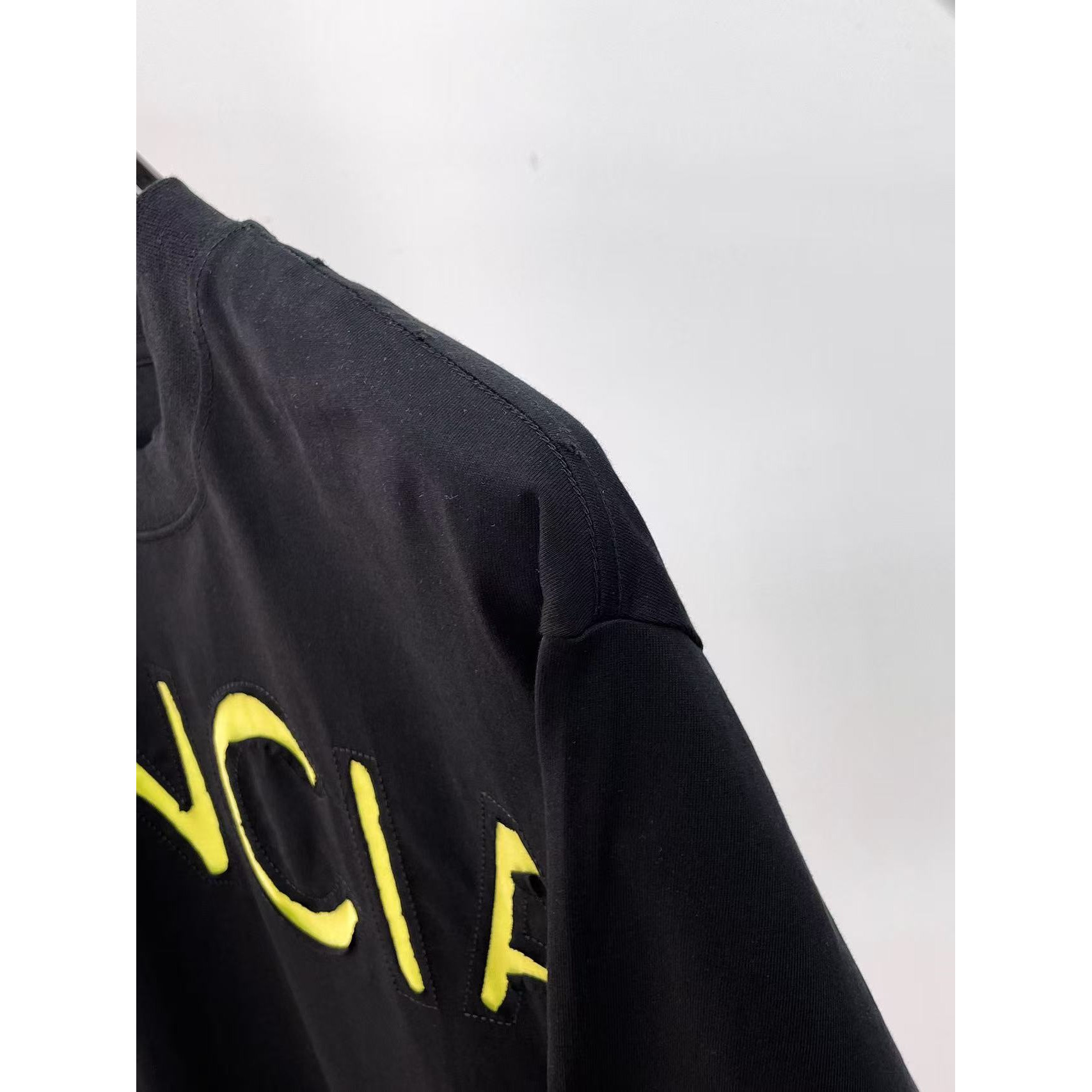 <p>Balenciaga 专柜新款短袖T恤(黑)</p>