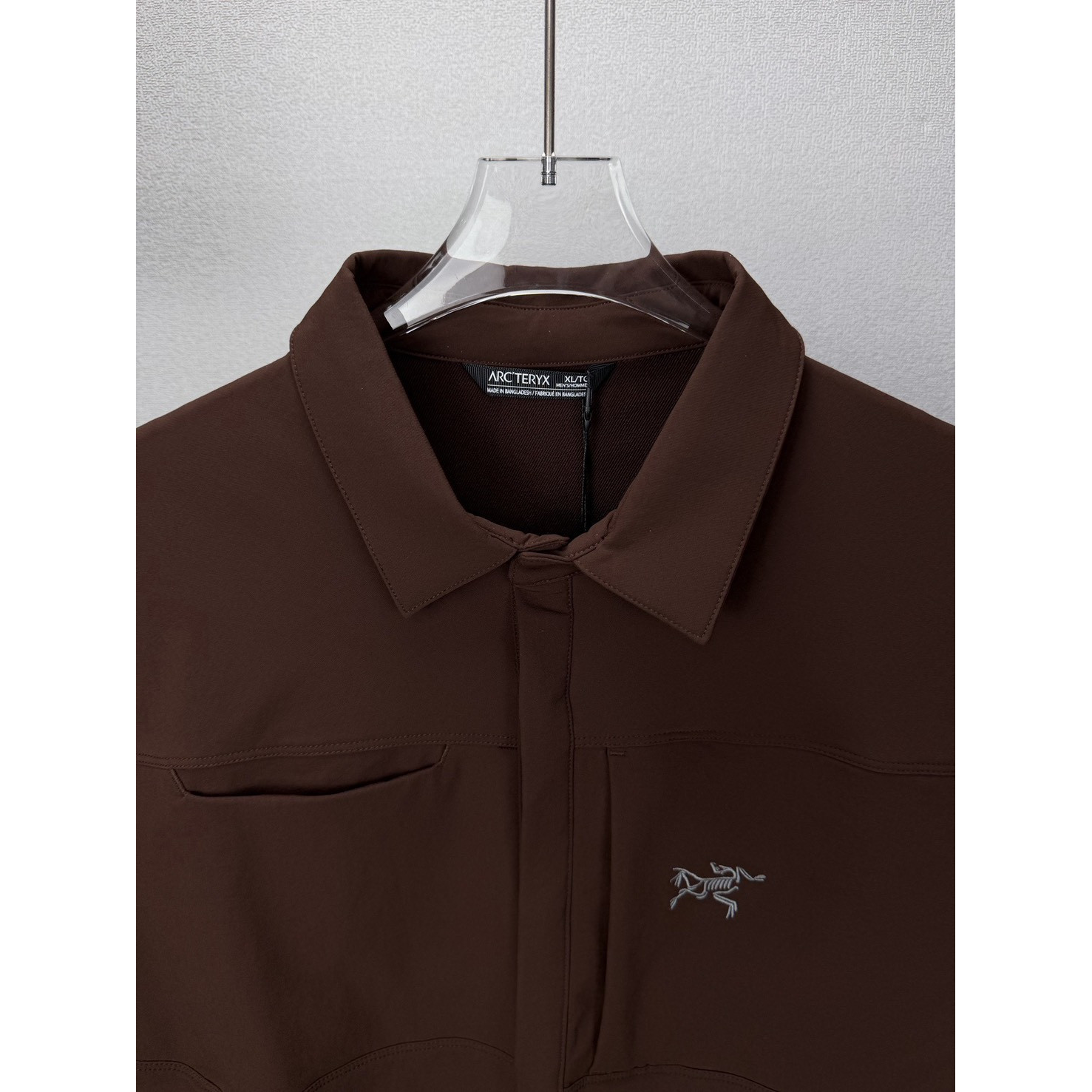 <p>Arc'teryx 情侣款翻领夹克外套(大红色)</p>