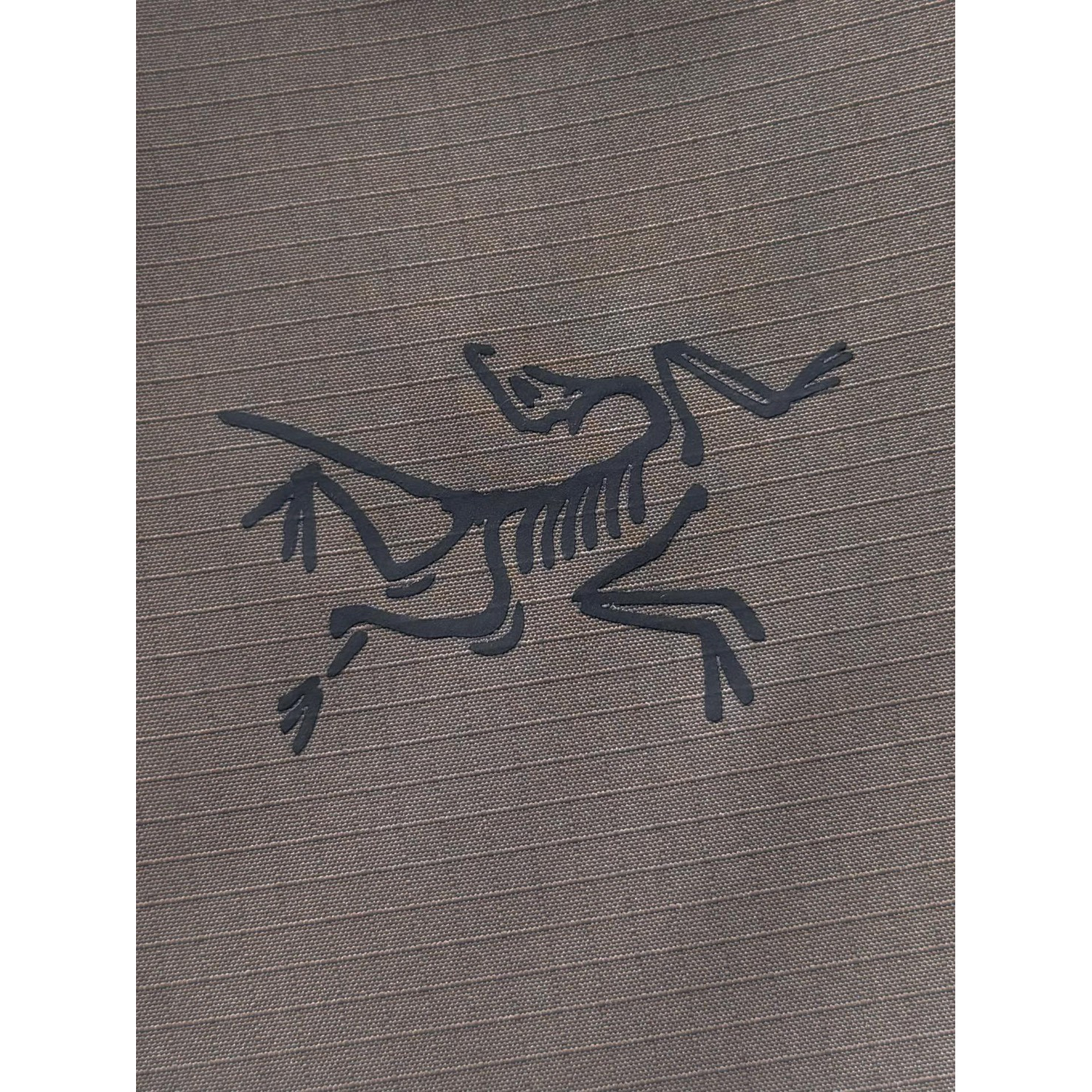 <p>Arc'teryx 手抓绒款外套(卡其)</p>