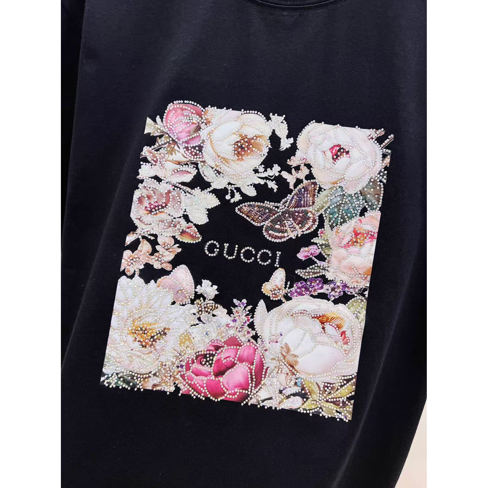 <p>GUCCI&nbsp;烫钻短袖(黑)</p>