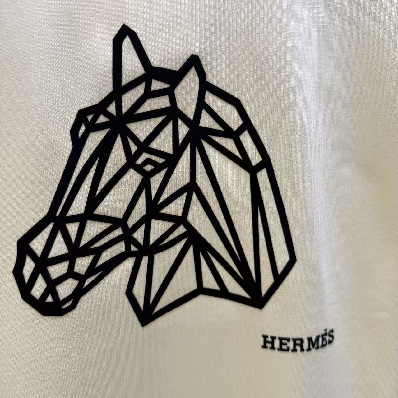 <p>HERMES 短袖T恤(黃)</p>
