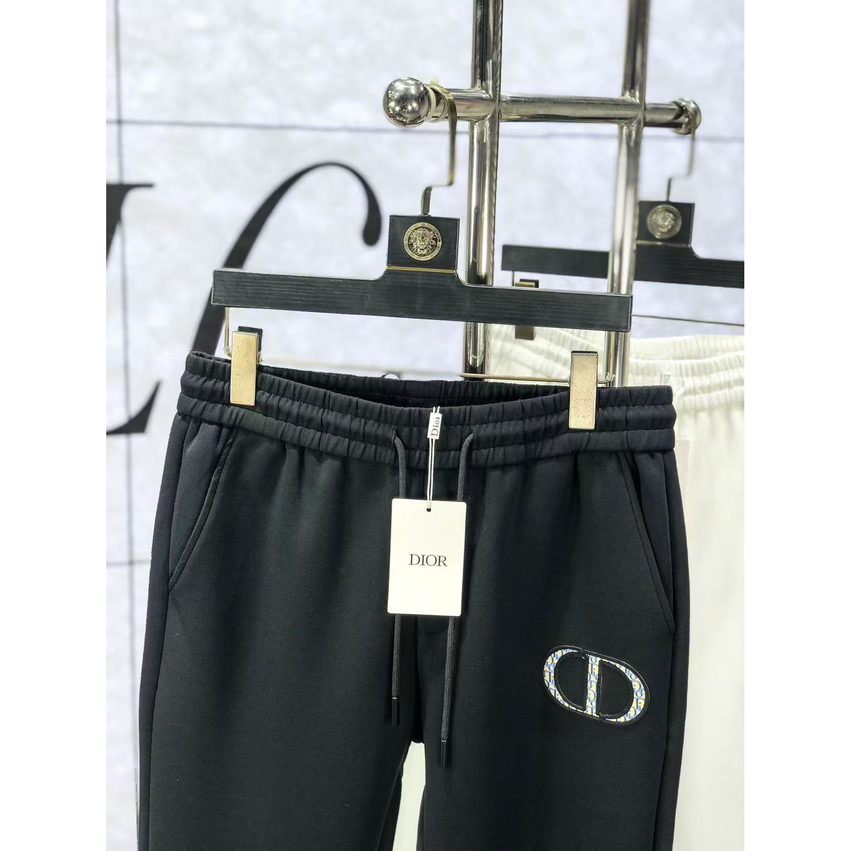 <p>DIOR&nbsp;高品质时尚休闲裤(782951)</p>
