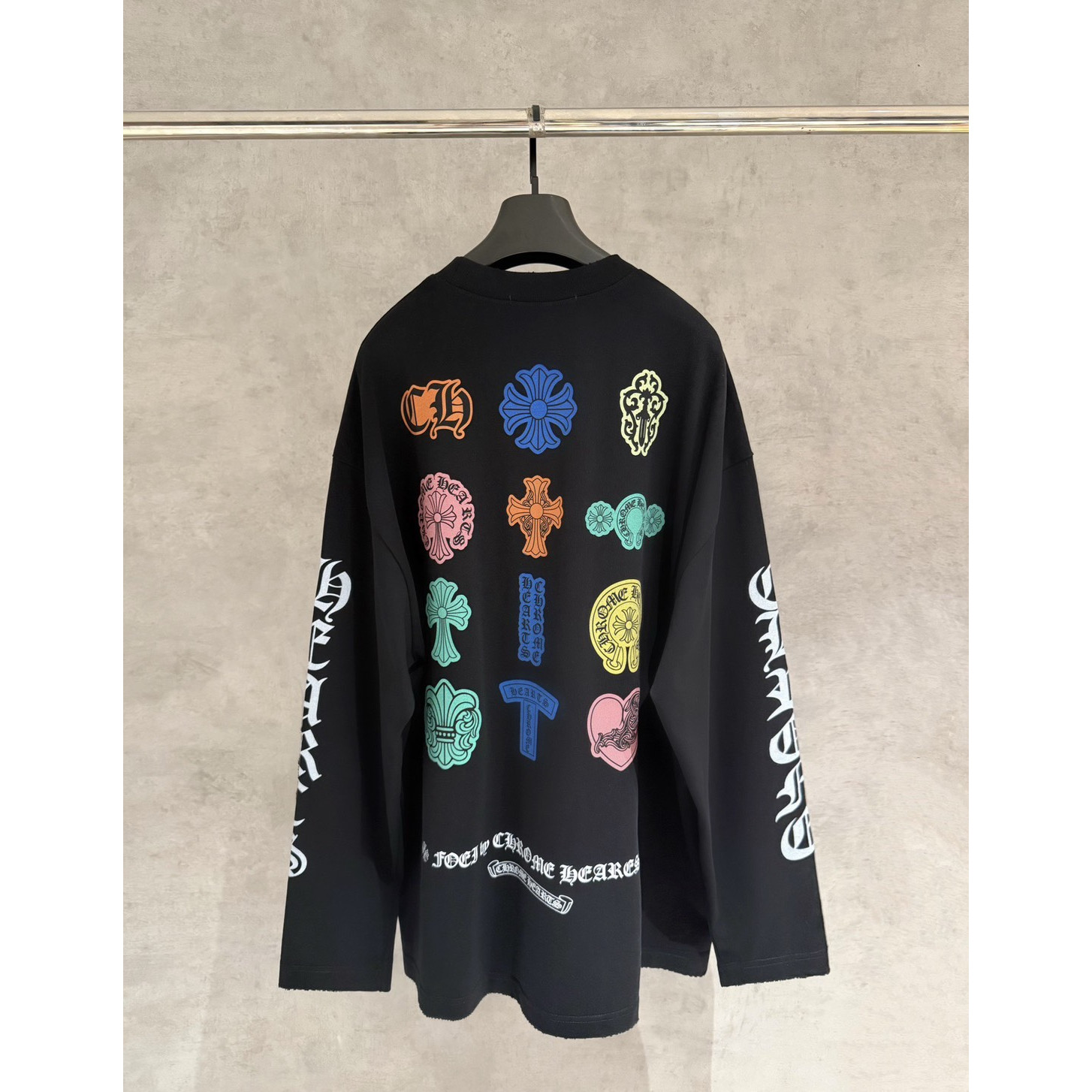 <p>CHROME HEARTS 长袖T恤(黑B11)</p>

<p>&nbsp;</p>
