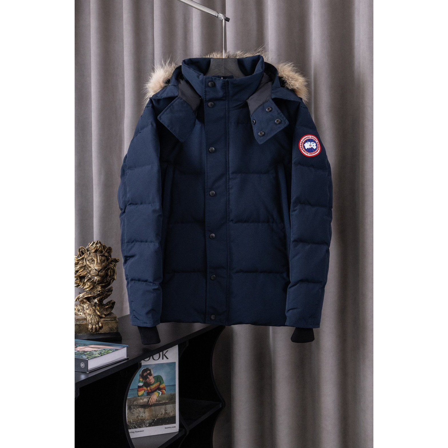 <p>Canada Goose 顶级狼毛Wyndham 2048M &nbsp;29款 系列派克大衣羽绒服(深蓝色)</p>